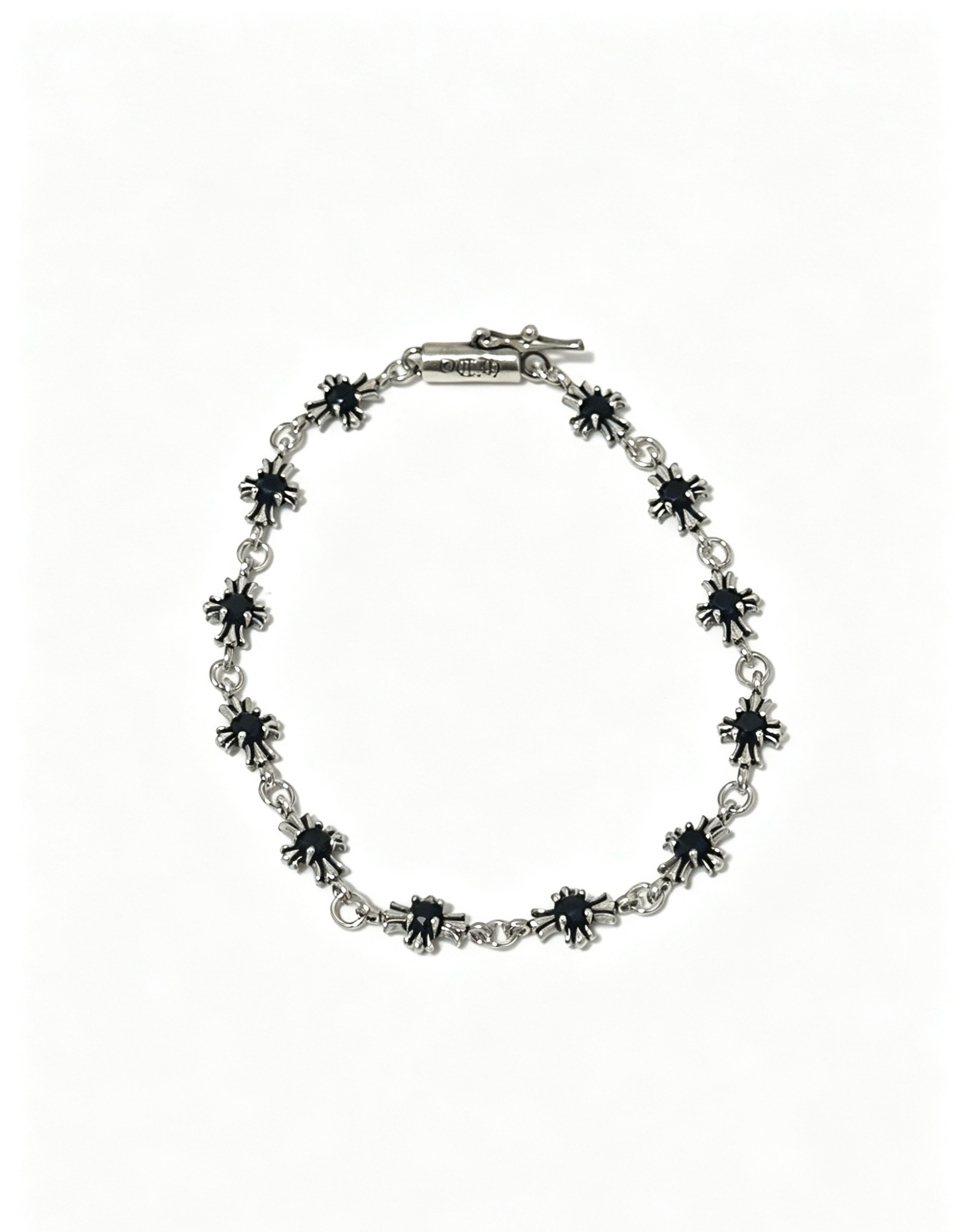 NO:922156,New [counter quality] Chrome Hearts Classic Retro Cross Flower Glossy Cuban Bracelet. The original concave and convex shapes have different pattern design styles, showing a distinctive cross. The Scout flower is the symbol of Chrome Hearts, so it is more durable. Genuine pattern-printed Chrome Hearts distinguishes the ordinary light version in the market. Match the version and standard quality. Look at the printing details. The degree of retro ash oxidation. Seiko version!  !  !  Purely handmade, authentic mold opening, trendy and fashionable must-have, can be worn by both men and women, the same style for couples, official website original version, rock punk Thai silver style, retro elements, trendy and versatile (code number 18, 20, 22 can be changed in size), fine jewelry, chrome hearts, chrome hearts, bracelets19860909新款【专柜品质】Chrome Hearts克罗心经典复古十字花光面古巴手链,原图凹凸造型不同的花纹设计风格 呈现出与众不同 十字架 童军花是克罗心的志 所以更经久不衰 正品打版Chrome Hearts克罗心 区别市场普通轻版 对版对标品质 看字印细节 复古做旧灰氧程度.精工版本！！！ 纯手工打造 正品开模 潮流时尚必备 男女均可佩戴 情侣同款 官网原版 摇滚朋克泰银风格 复古元素 潮流百搭（码数18 20 22可改尺寸）,饰品精品,chrome hearts,chrome hearts,bracelet,Jewelry