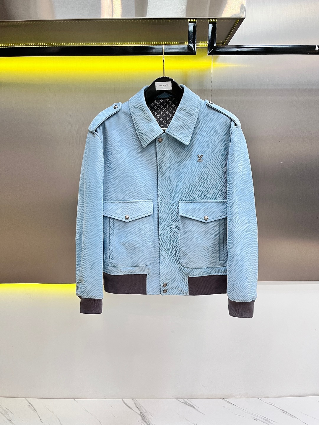 NO:675886,Brand Louis Vuitton Material imported goatskin hybrid Process embossed Size 48-56 (special size customization),,louis vuitton,sheepskin,Top Customize119860909品牌路易威登 材质进口山羊皮混种 工艺 压花 尺码48-56（特殊尺码定制）,,louis vuitton,sheepskin,Top Customize1,Men's clothing