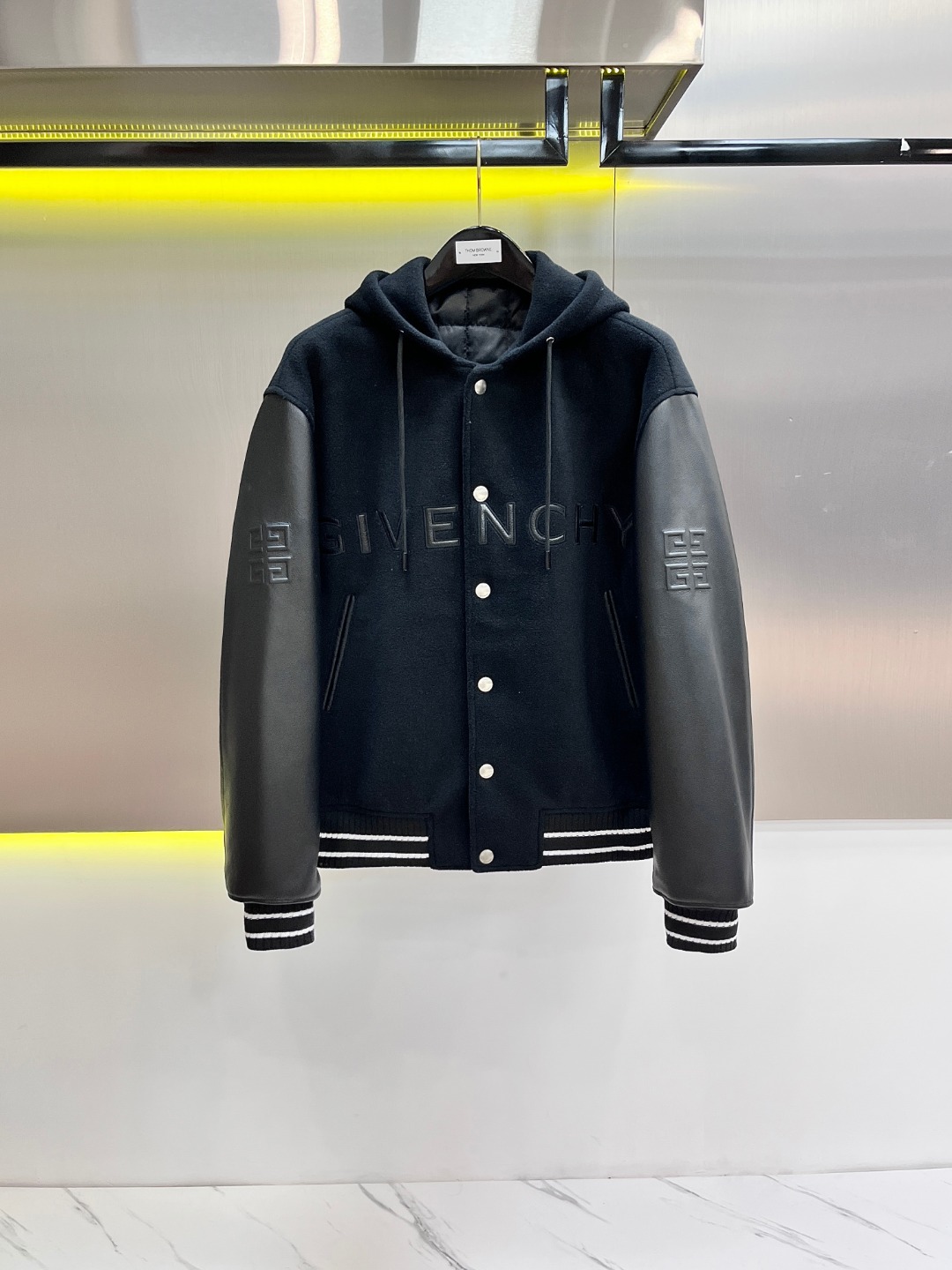 NO:675924,Brand Givenchy Material imported cowhide Craftsmanship embossing Size 48-56 (special size customization),,givenchy,cowhide,Top Customize119860909品牌纪梵希 材质进口牛皮 工艺 压花 尺码48-56（特殊尺码定制）,,givenchy,cowhide,Top Customize1,Men's clothing