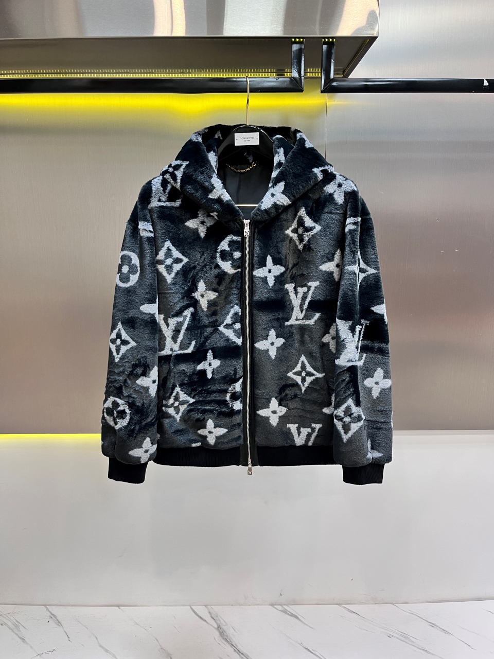 NO:675076,Brand Louis Vuitton Material gold mink velvet Craftsmanship Printing Size 48-56 (special size customization),,louis vuitton,Top Customize119860909品牌 路易威登 材质金貂绒 工艺 印花 尺码48-56（特殊尺码定制）,,louis vuitton,Top Customize1,Men's clothing