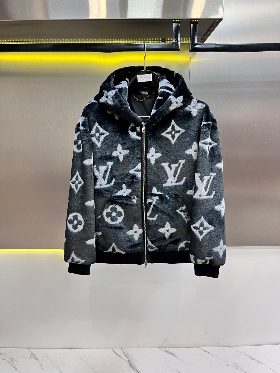 NO:675549,Brand Louis Vuitton Material imported gold mink velvet Craftsmanship Size 48-56 (special size customization),,louis vuitton,Top Customize119860909品牌路易威登 材质进口金貂绒 工艺 尺码48-56（特殊尺码定制）,,louis vuitton,Top Customize1,Men's clothing