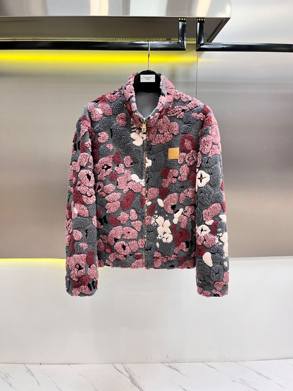 NO:675069,Brand Louis Vuitton Material imported wool Craftsmanship Reversible Size 48-56 (special size customization),,louis vuitton,Top Customize119860909品牌 路易威登 材质进口羊毛 工艺 两面穿 尺码48-56（特殊尺码定制）,,louis vuitton,Top Customize1,Men's clothing