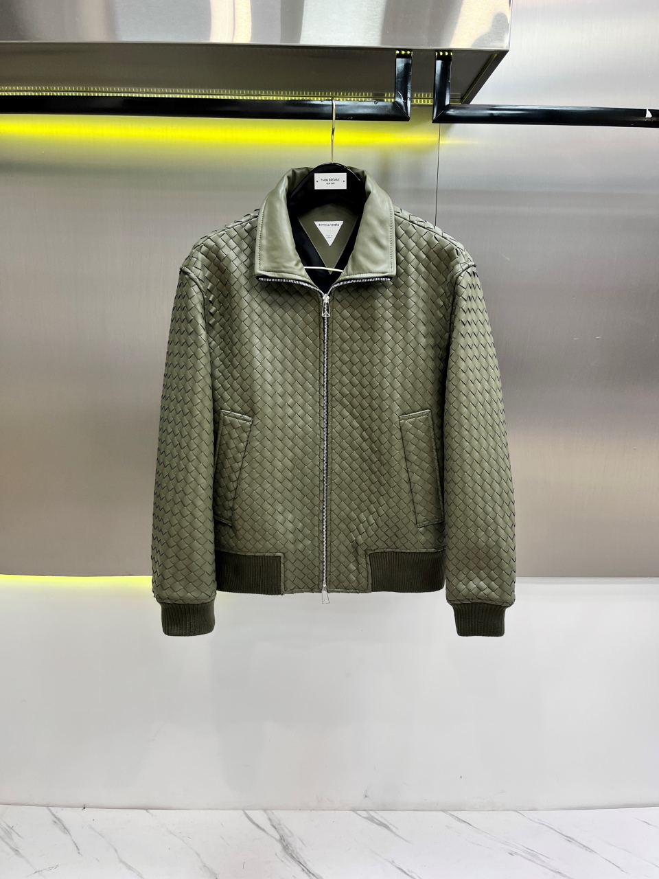 NO:675081,Brand bv material imported sheepskin craftsmanship hand-woven size 48-56 (special size customization),bottega veneta,sheepskin,Top Customize119860909品牌 bv 材质进口绵羊皮 工艺 手工编织 尺码48-56（特殊尺码定制）,,bottega veneta,sheepskin,Top Customize1,Men's clothing