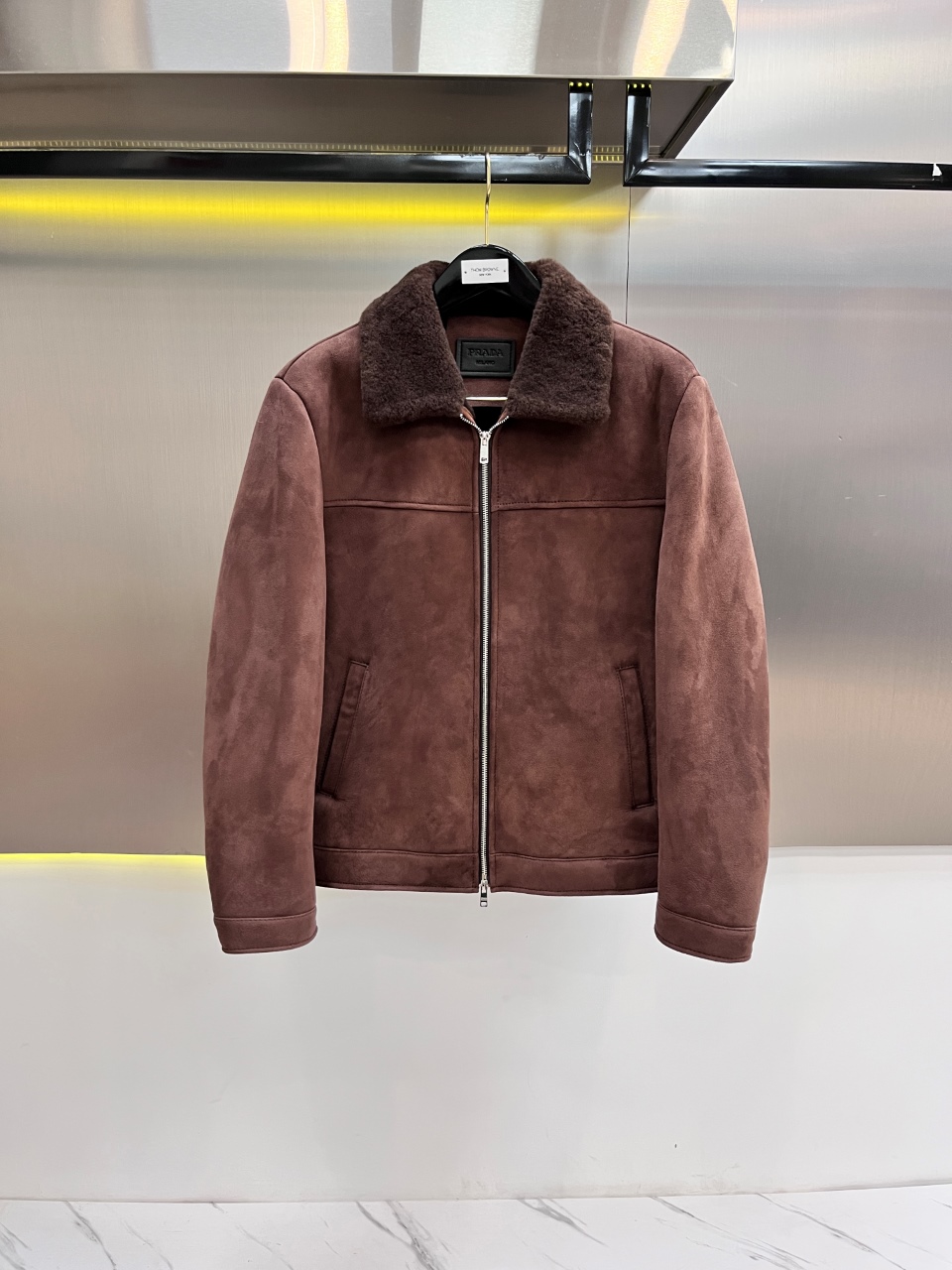 NO:675879,Brand Prada Material imported sheepskin fur integrated craftsmanship Size 48-56 (special size customization),,prada,sheepskin,Top Customize119860909品牌普拉达 材质进口绵羊皮皮毛一体 工艺 尺码48-56（特殊尺码定制）,,prada,sheepskin,Top Customize1,Men's clothing