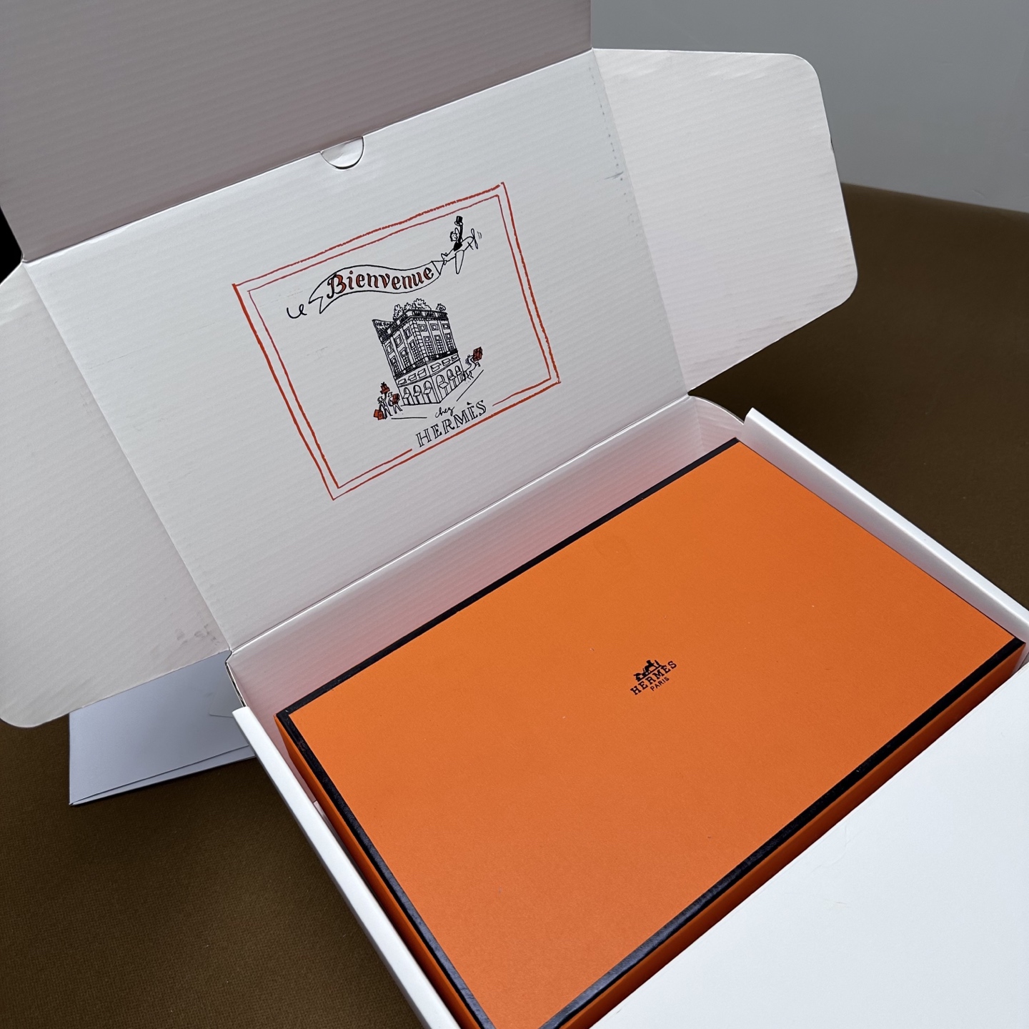 NO:237996,Original box packaging white airplane box, ballet shoes19860909原盒包装白色飞机盒,芭蕾舞鞋,Women's Shoes