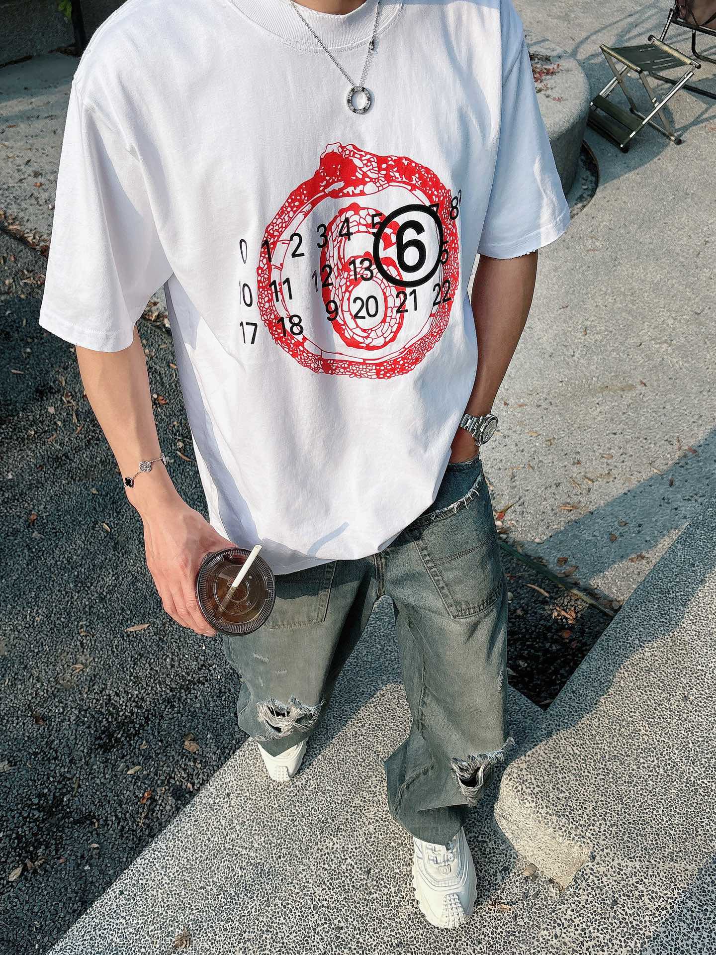 NO:128905,2025SS Magilajia's new spring and summer half-sleeved hot custom pure cotton fabric Heavy industry washing, comfortable texture of fabric S-2XXL,,masion margiela,alexander wang198609092025SS 马吉拉家蛇年春夏新款半袖 爆款定制纯棉面料 重工洗水,面料舒适质感 码数S-2XXL,,masion margiela,alexander wang,Men's clothing