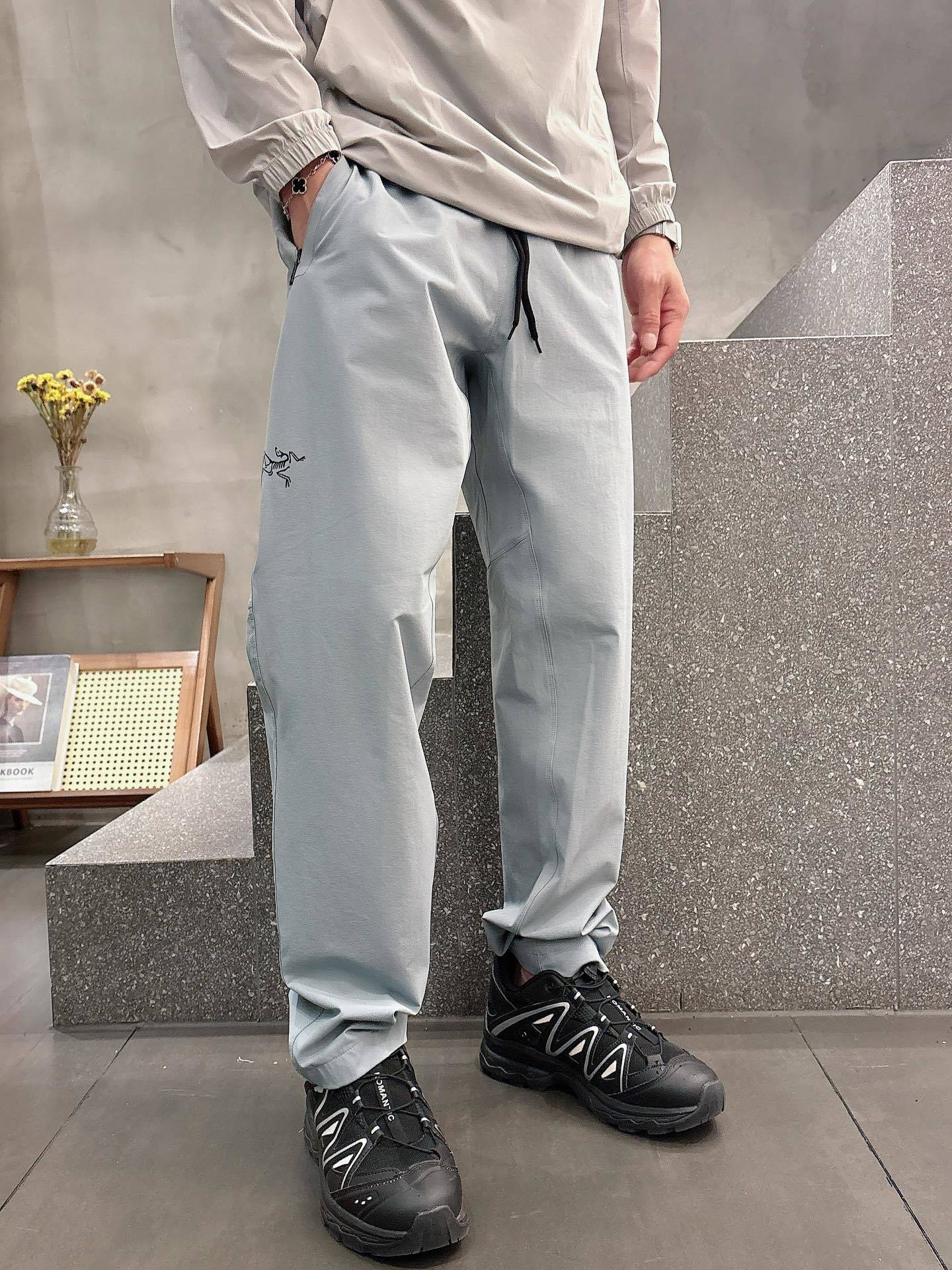 2025春夏款ARC'TERYX始祖鸟 GAMMA LT 男子
鸟家户外运动休闲冲锋裤
专业研发的