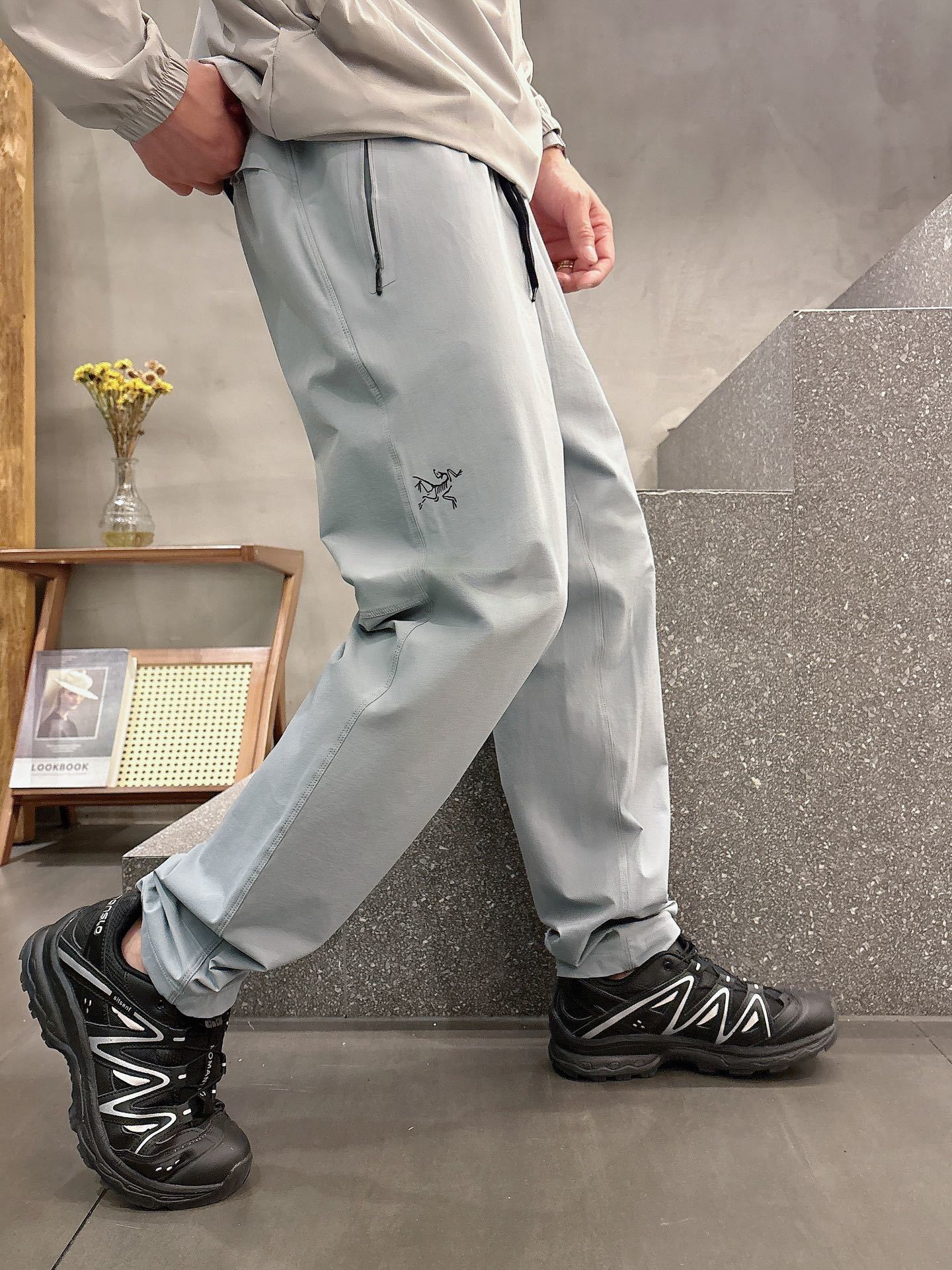 2025春夏款ARC'TERYX始祖鸟 GAMMA LT 男子
鸟家户外运动休闲冲锋裤
专业研发的