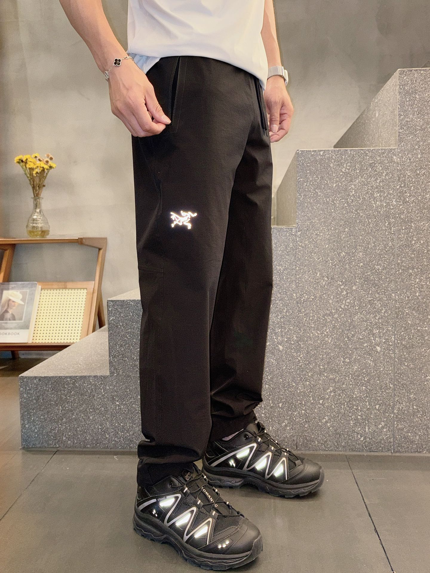  2025春夏款ARC'TERYX始祖鸟 GAMMA LT  男子 
鸟家户外运动休闲冲锋裤
专业研发的