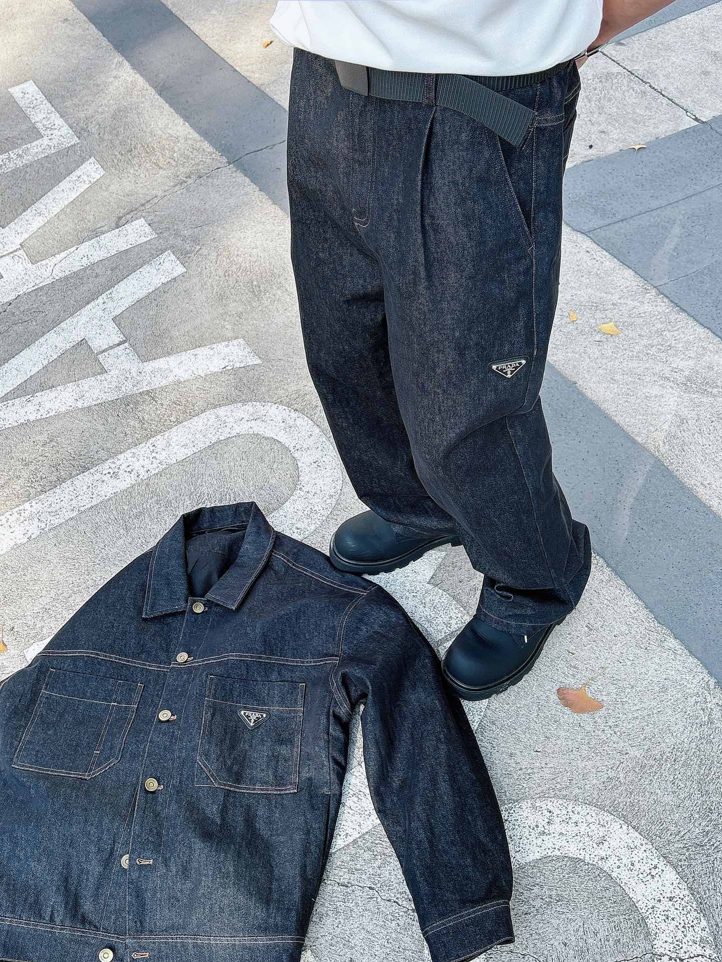 PRADA 普拉达 2025男士 秋季最新款纯色长袖三角标牛仔外套 简约到了极致就是经典！！普拉达这个品