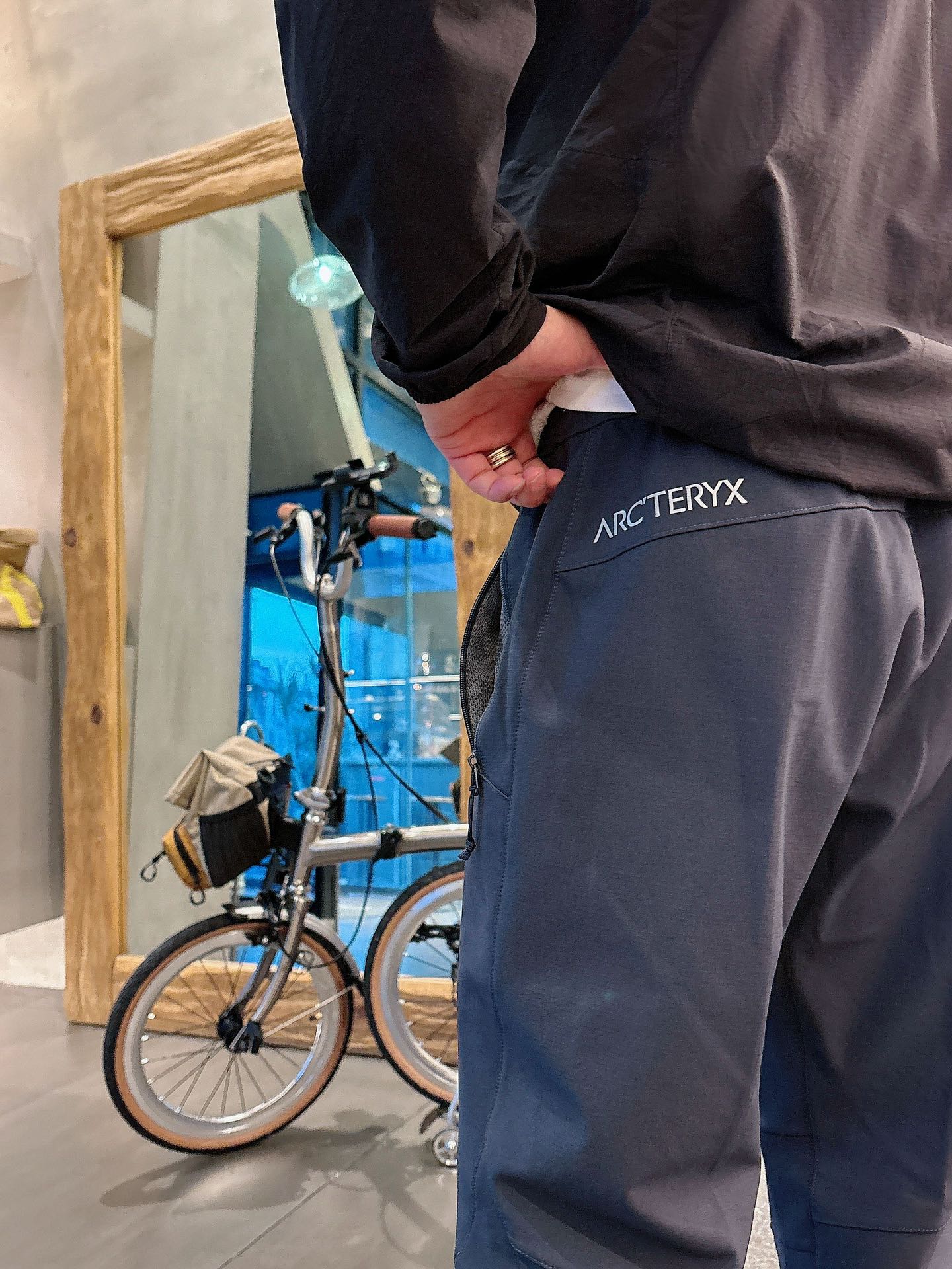 2025春夏款ARC'TERYX始祖鸟 GAMMA LT 男子 鸟家户外运动休闲冲锋裤专业研发的科技导湿