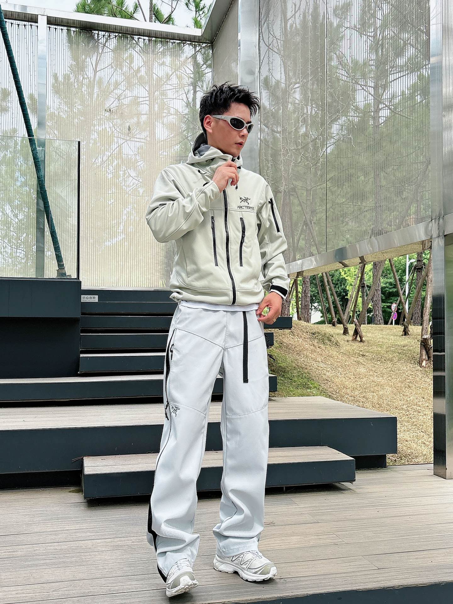 2025秋冬款ARC'TERYX始祖鸟 GAMMA LT 男子 鸟家户外运动休闲冲锋裤专业研发的科技导湿