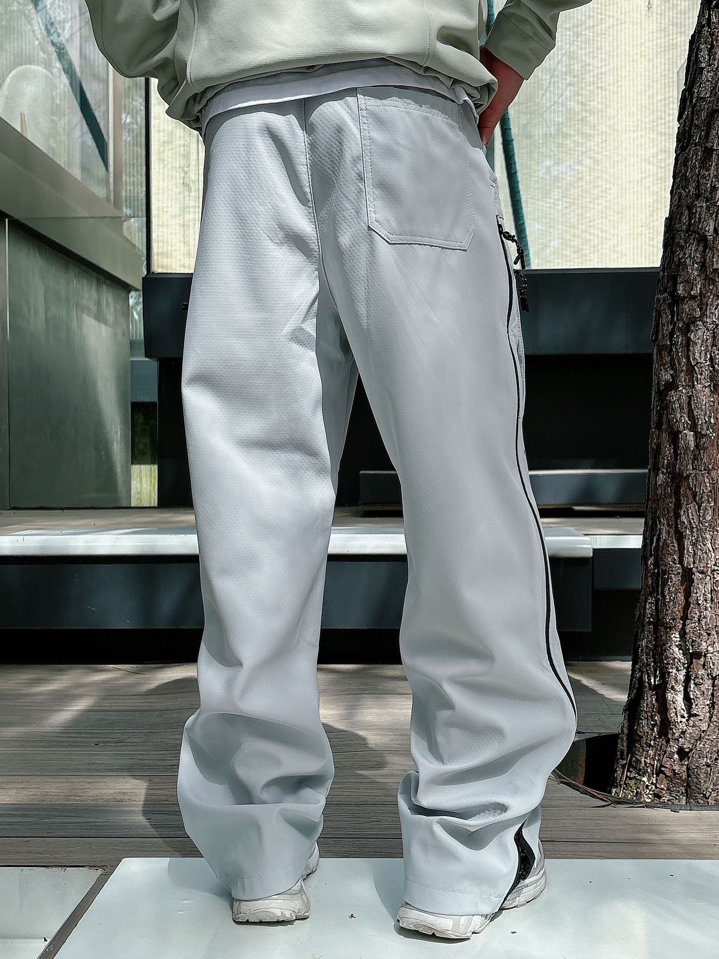 2025秋冬款ARC'TERYX始祖鸟 GAMMA LT 男子 鸟家户外运动休闲冲锋裤专业研发的科技导湿