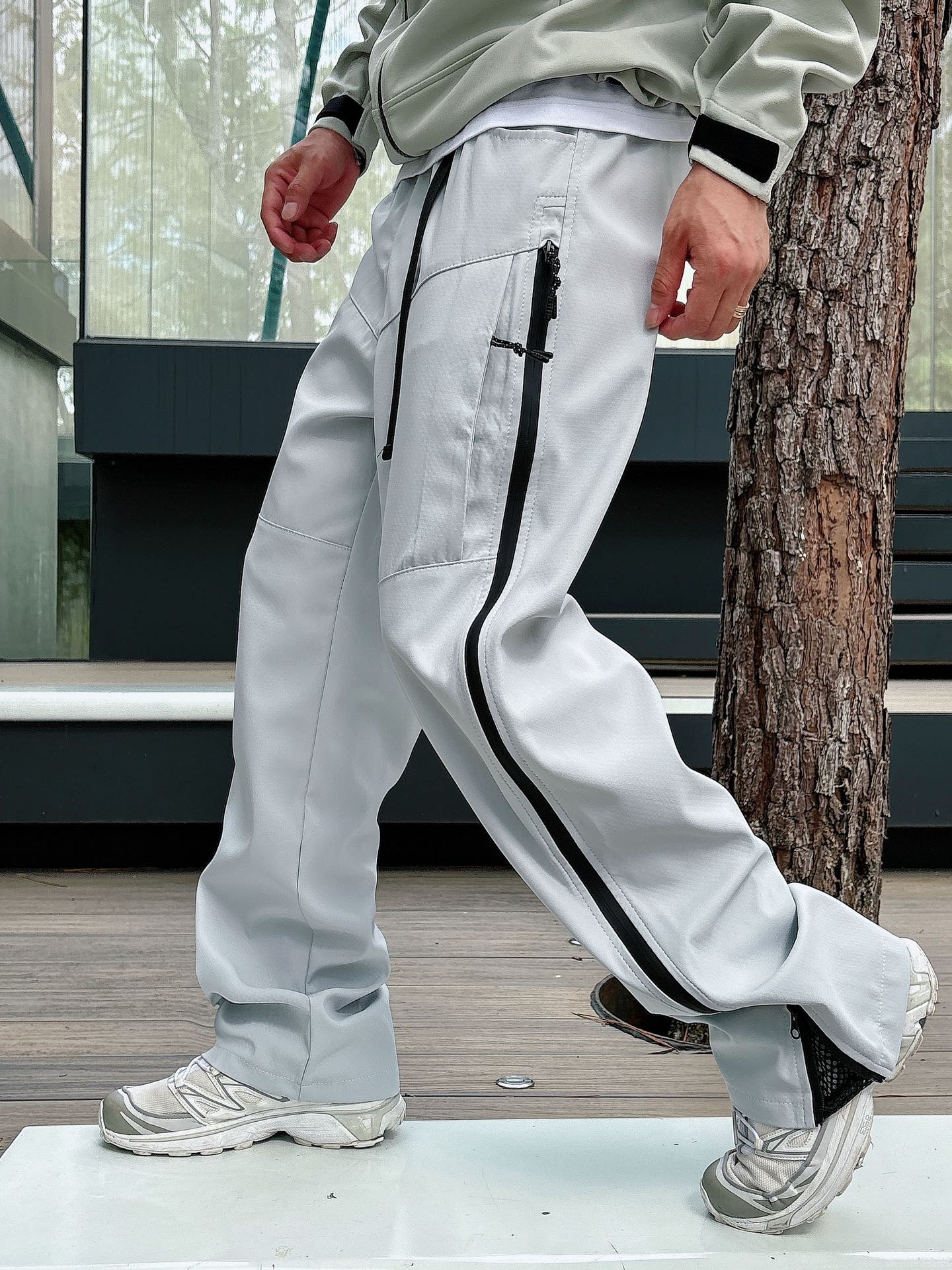 2025秋冬款ARC'TERYX始祖鸟 GAMMA LT 男子 鸟家户外运动休闲冲锋裤专业研发的科技导湿