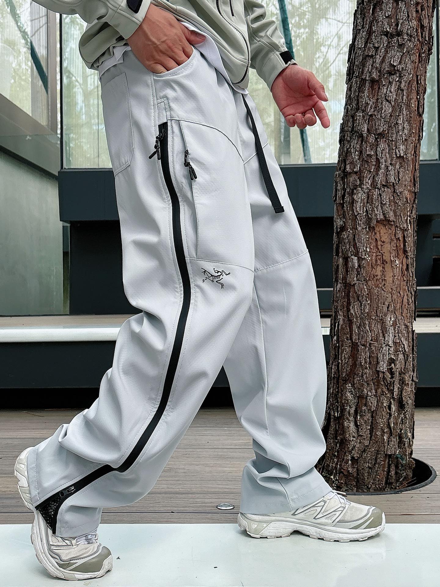 2025秋冬款ARC'TERYX始祖鸟 GAMMA LT 男子 鸟家户外运动休闲冲锋裤专业研发的科技导湿