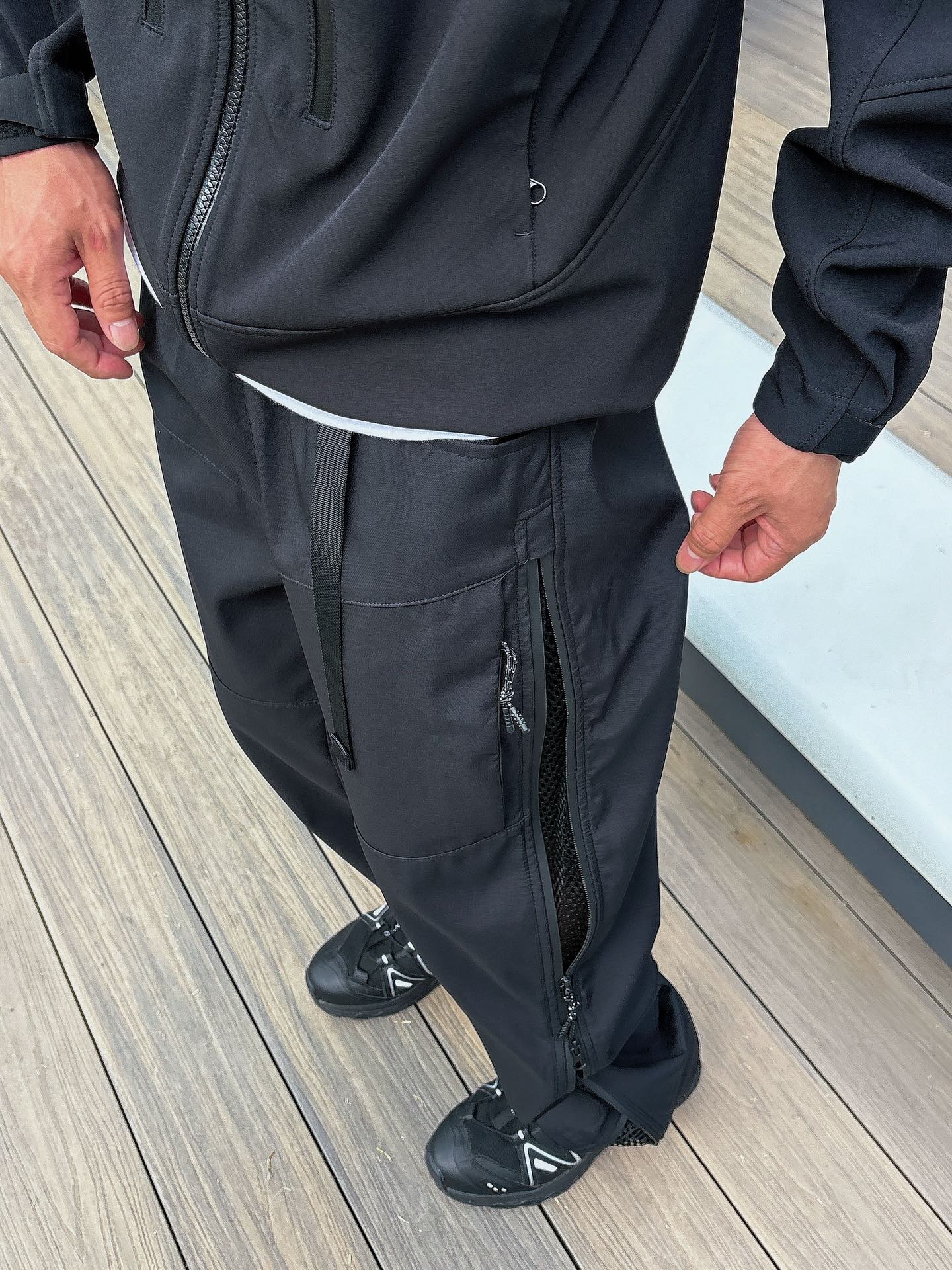 2025秋冬款ARC'TERYX始祖鸟 GAMMA LT 男子 鸟家户外运动休闲冲锋裤专业研发的科技导湿