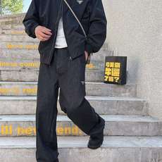 PRADA 普拉达 2025男士 秋季最新款纯色长袖三角标牛仔领子外套 领子可以拆卸,简约到了极致就是经 PRADA 普拉达 2025男士 秋季最新款纯色长袖三角标牛仔领子外套 领子可以拆卸,简约到了极致就是经