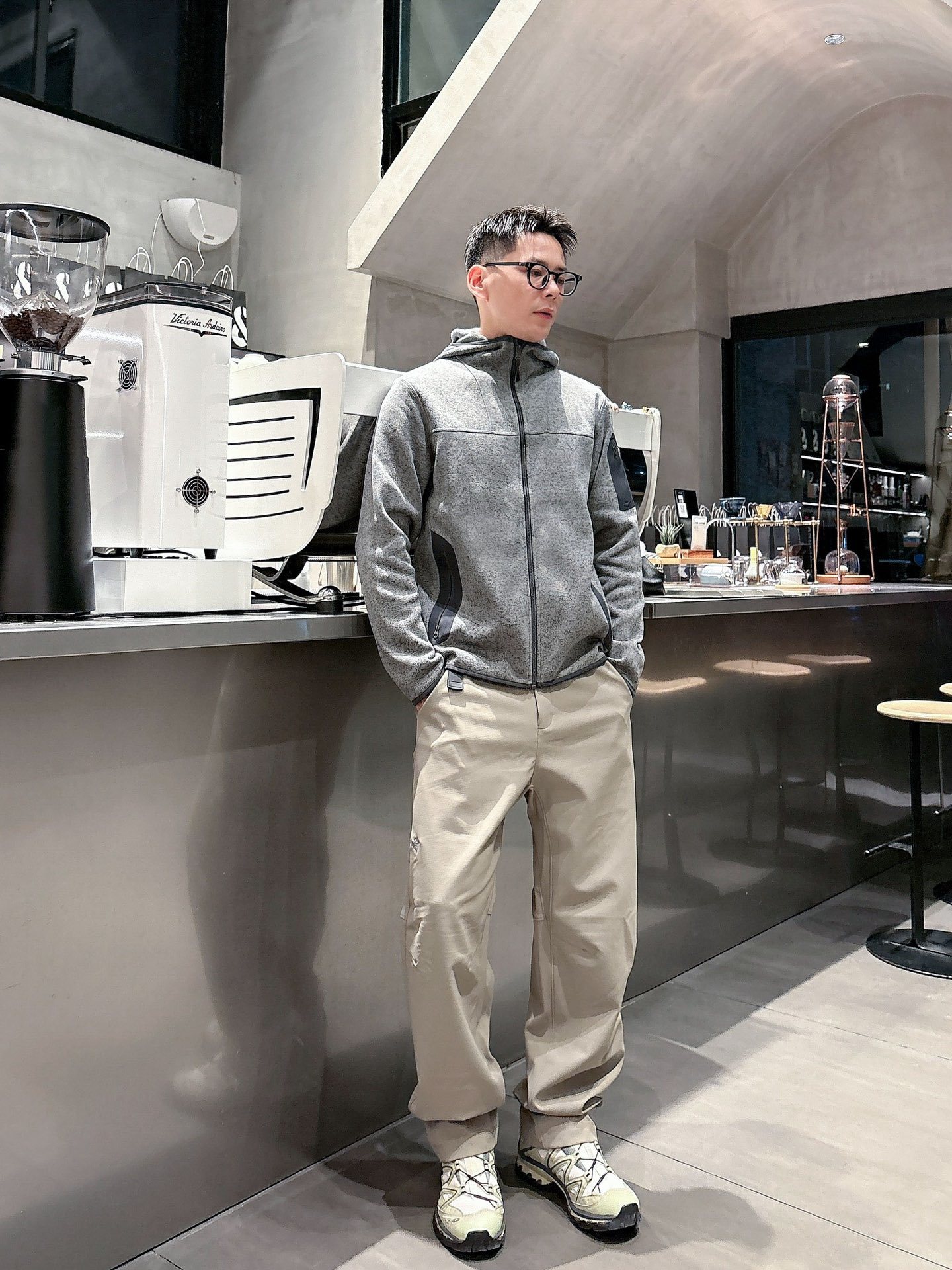 2025秋冬款ARC'TERYX始祖鸟 GAMMA LT 男子 鸟家户外运动休闲冲锋裤专业研发的科技导湿