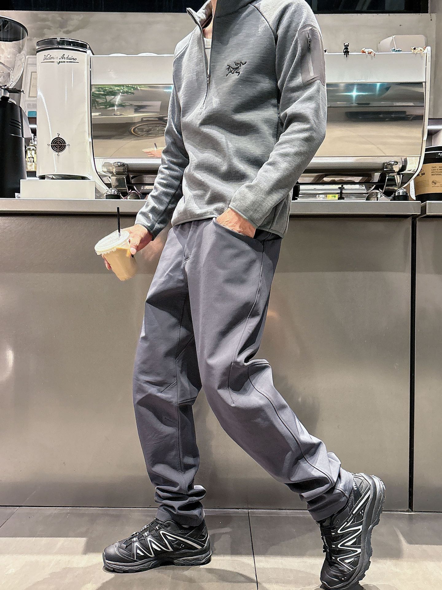鸟家新款秋冬打底卫衣，街头与户外的碰撞～～大家都知道这款卫衣采进口面料制成．采用进口专机立体刺绣工艺，看