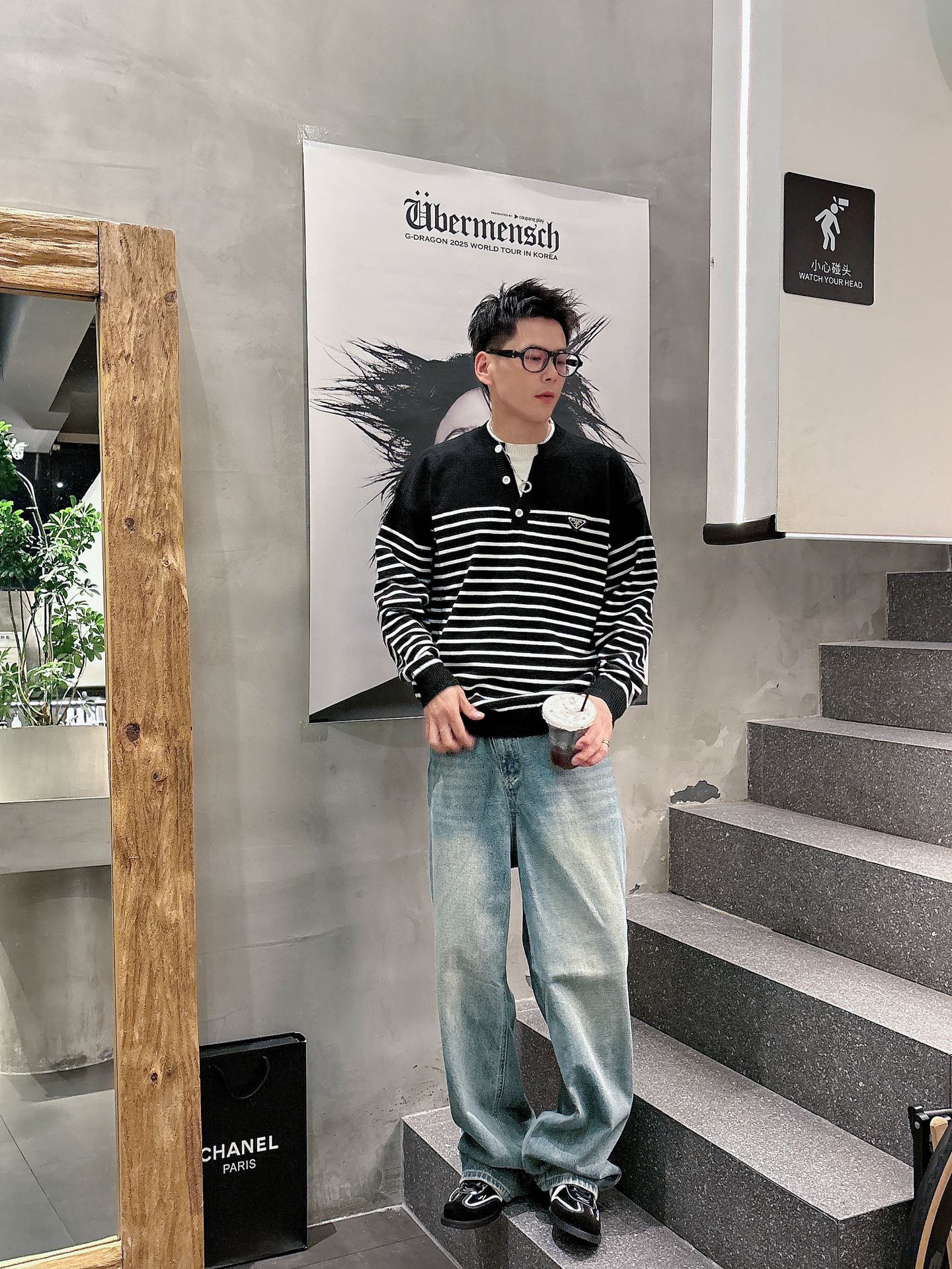 普家新款毛衣，上身宽松纱线采用细针织法，上身舒适，不挑身材 男女同款，秋冬毛衣，是今年最好看的情侣装，秋