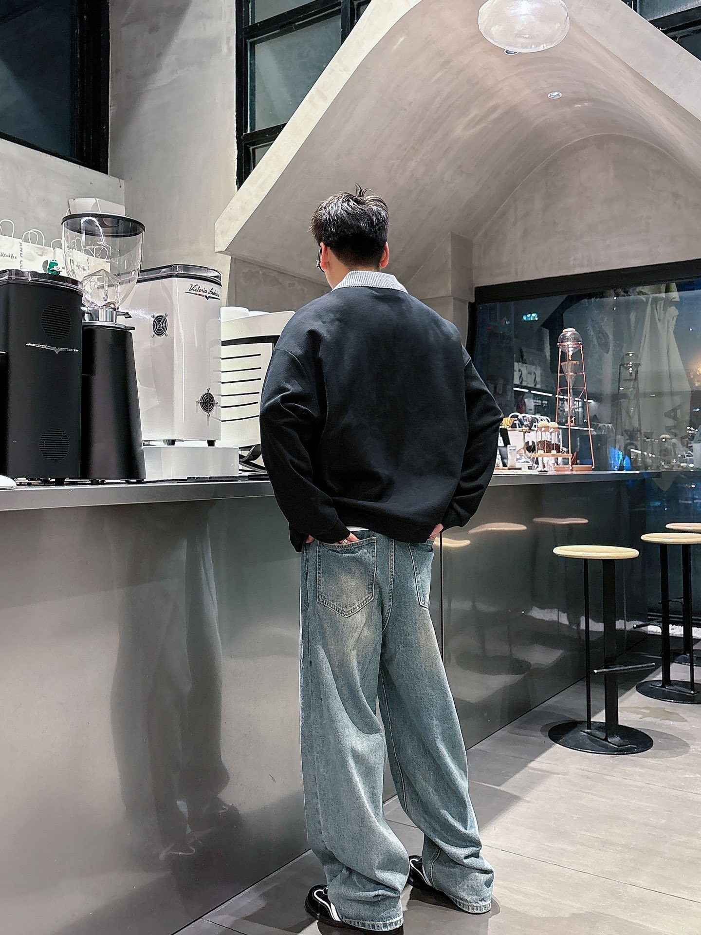 普家新款秋冬打底卫衣，街头与户外的碰撞～～大家都知道这款卫衣采进口面料制成．经典普家三角标，，看得到的立