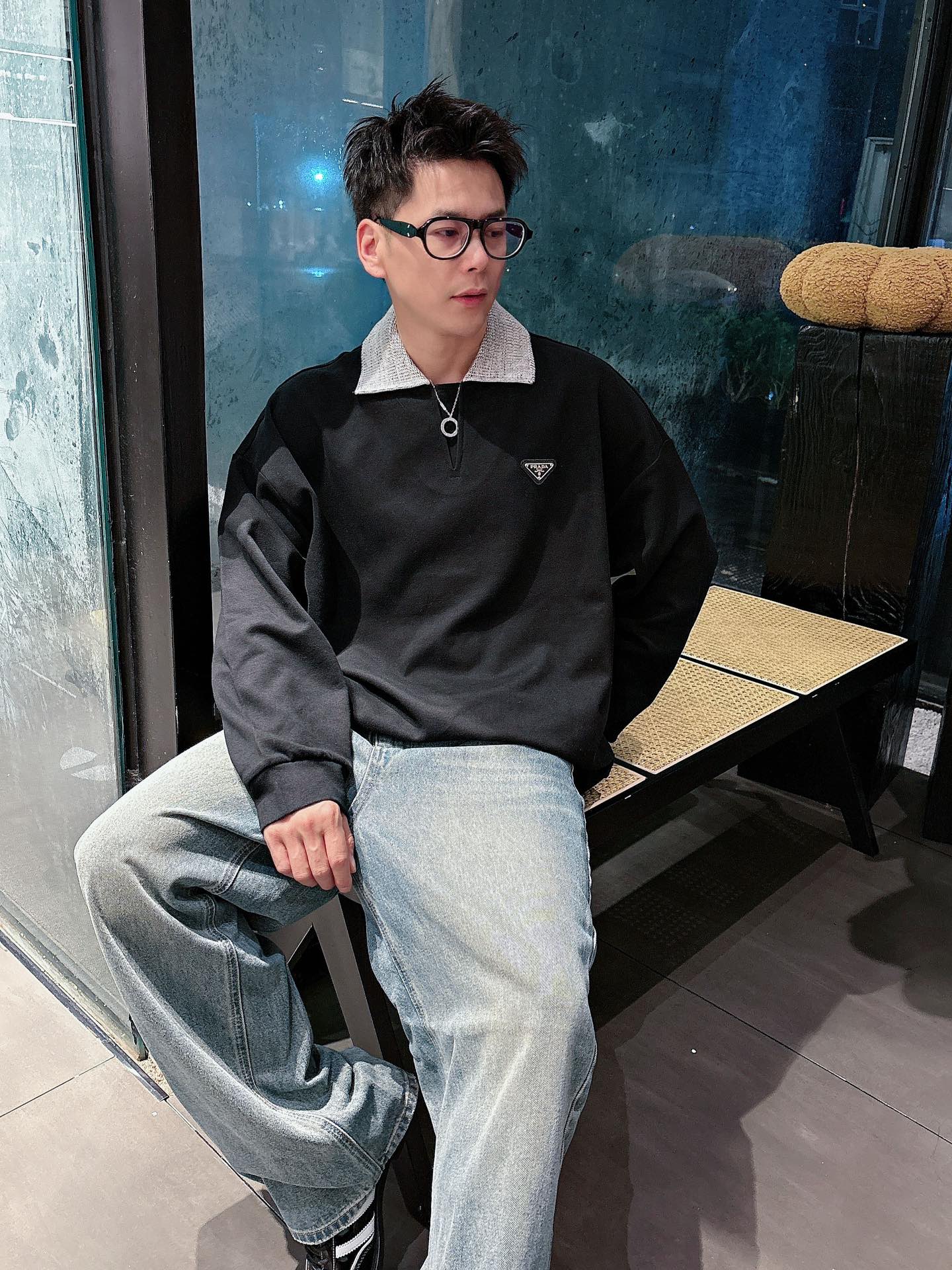 普家新款秋冬打底卫衣，街头与户外的碰撞～～大家都知道这款卫衣采进口面料制成．经典普家三角标，，看得到的立