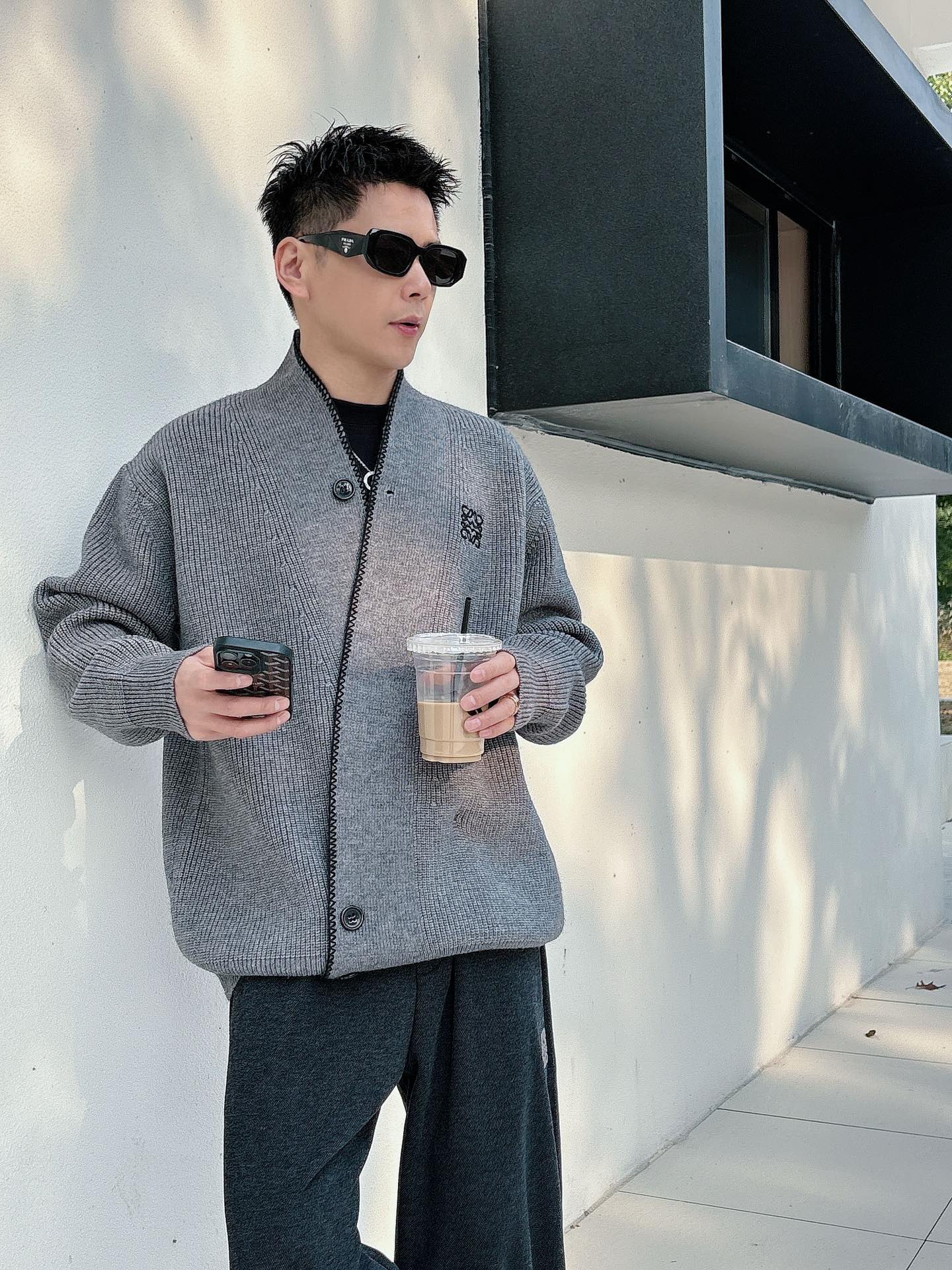 罗意威新款开衫老钱毛衣，上身舒适，不挑身材 男女同款，秋冬毛衣，是今年最好看的情侣装，秋冬必备百搭不出错