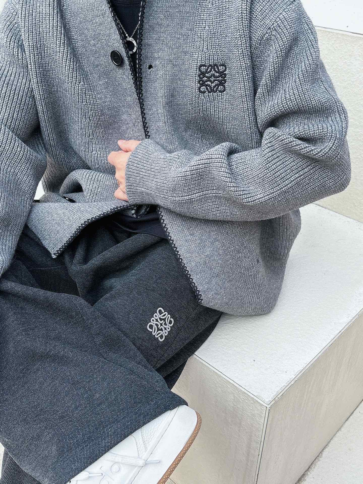 罗意威新款开衫老钱毛衣，上身舒适，不挑身材 男女同款，秋冬毛衣，是今年最好看的情侣装，秋冬必备百搭不出错