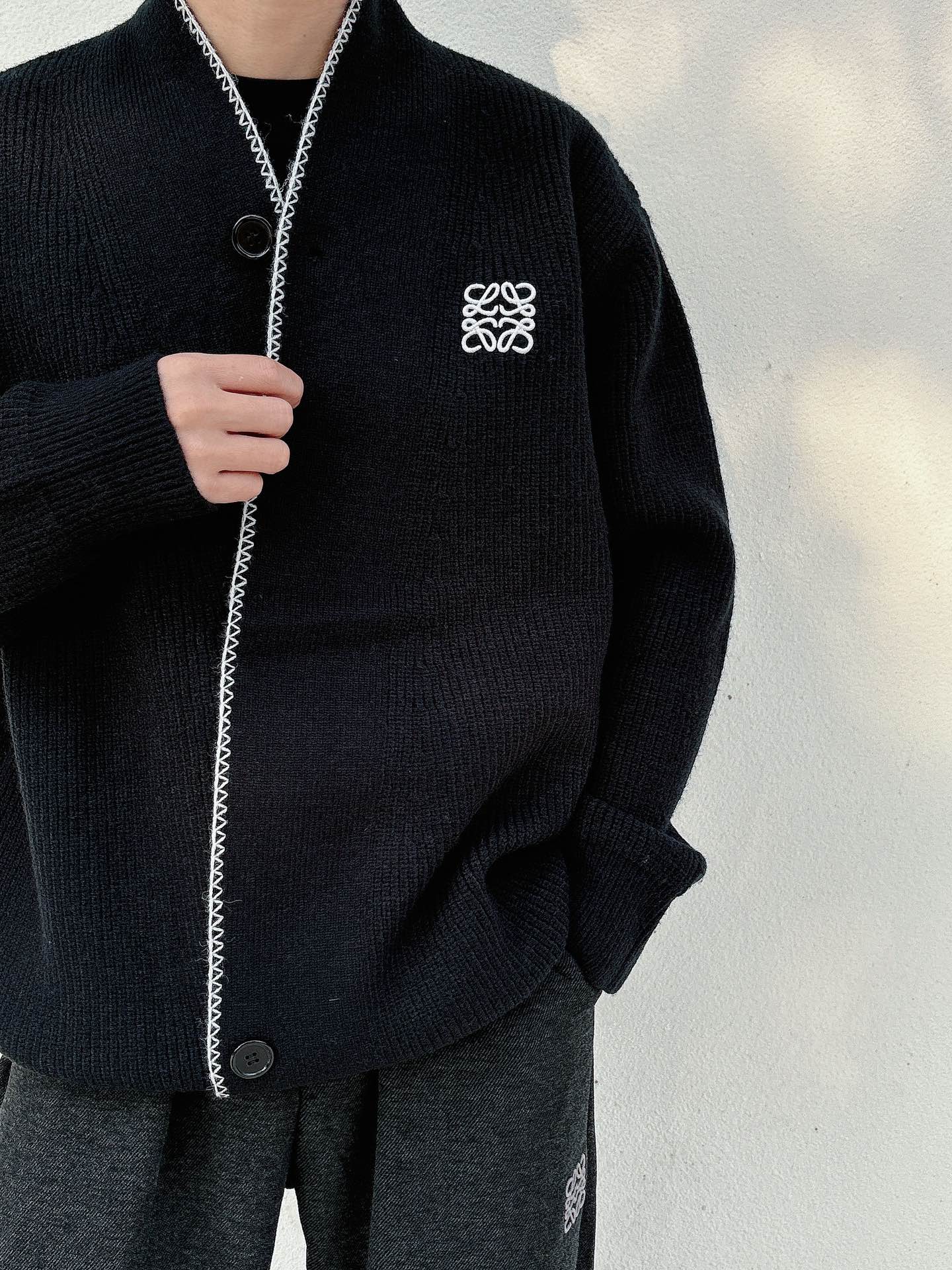 罗意威新款开衫老钱毛衣，上身舒适，不挑身材 男女同款，秋冬毛衣，是今年最好看的情侣装，秋冬必备百搭不出错