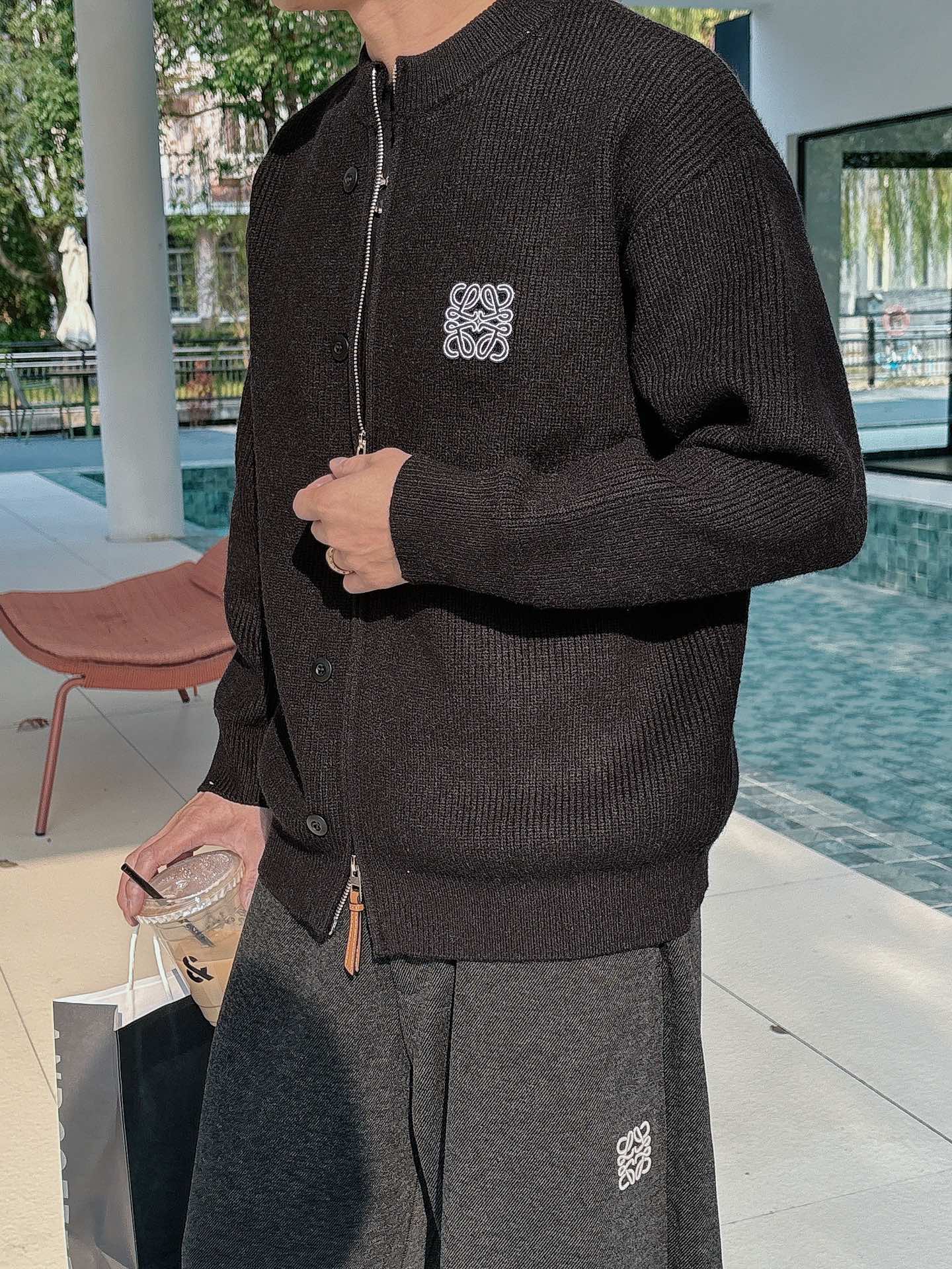 罗意威新款拉链开衫老钱毛衣，上身舒适，不挑身材 男女同款，秋冬毛衣，是今年最好看的情侣装，秋冬必备百搭不