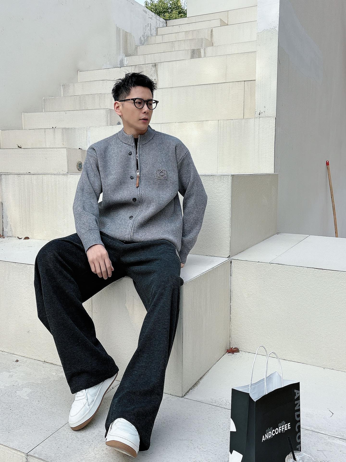 罗意威新款拉链开衫老钱毛衣，上身舒适，不挑身材 男女同款，秋冬毛衣，是今年最好看的情侣装，秋冬必备百搭不