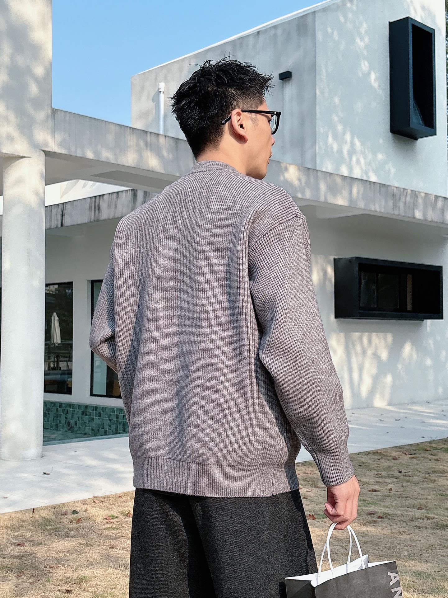 罗意威新款拉链开衫老钱毛衣，上身舒适，不挑身材 男女同款，秋冬毛衣，是今年最好看的情侣装，秋冬必备百搭不