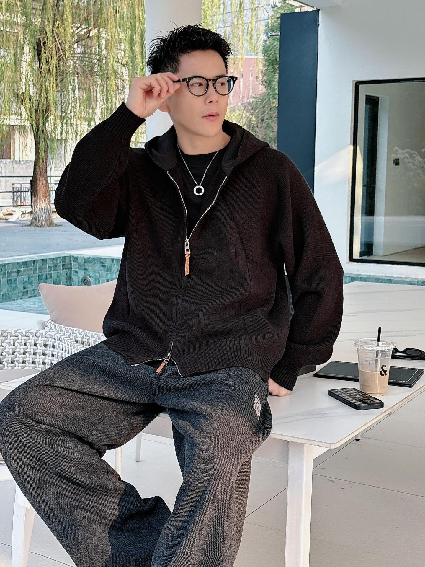 罗意威新款拉链开衫老钱毛衣，上身舒适，不挑身材 男女同款，秋冬毛衣，是今年最好看的情侣装，秋冬必备百搭不