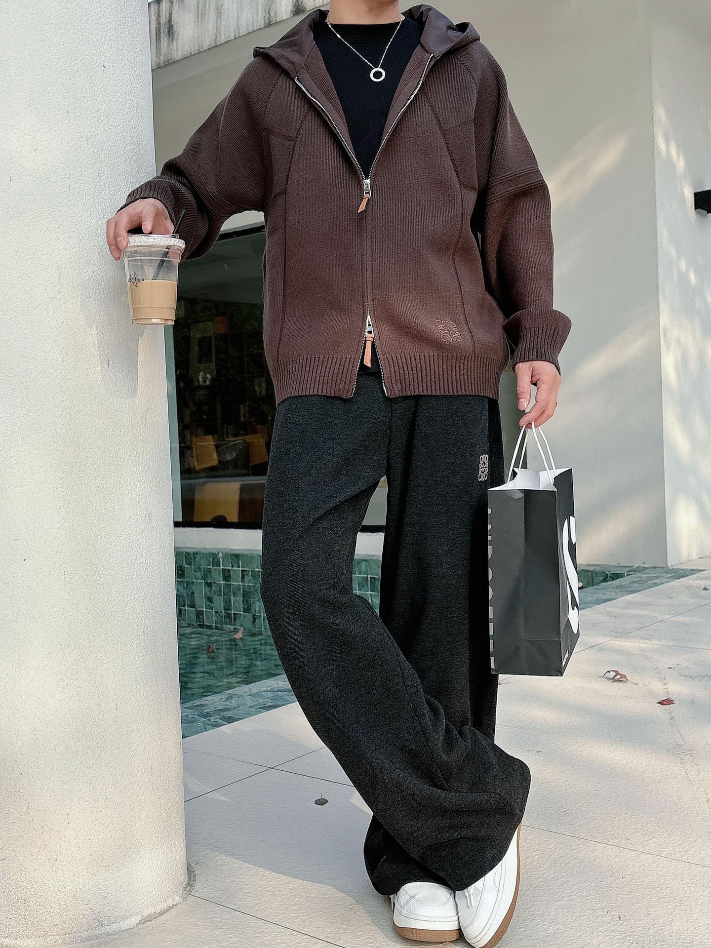 罗意威新款拉链开衫老钱毛衣，上身舒适，不挑身材 男女同款，秋冬毛衣，是今年最好看的情侣装，秋冬必备百搭不