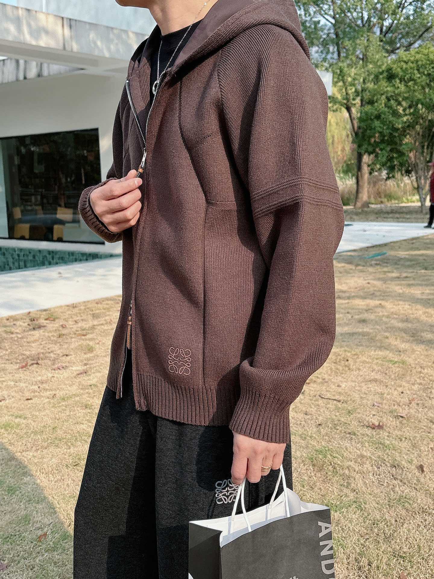 罗意威新款拉链开衫老钱毛衣，上身舒适，不挑身材 男女同款，秋冬毛衣，是今年最好看的情侣装，秋冬必备百搭不