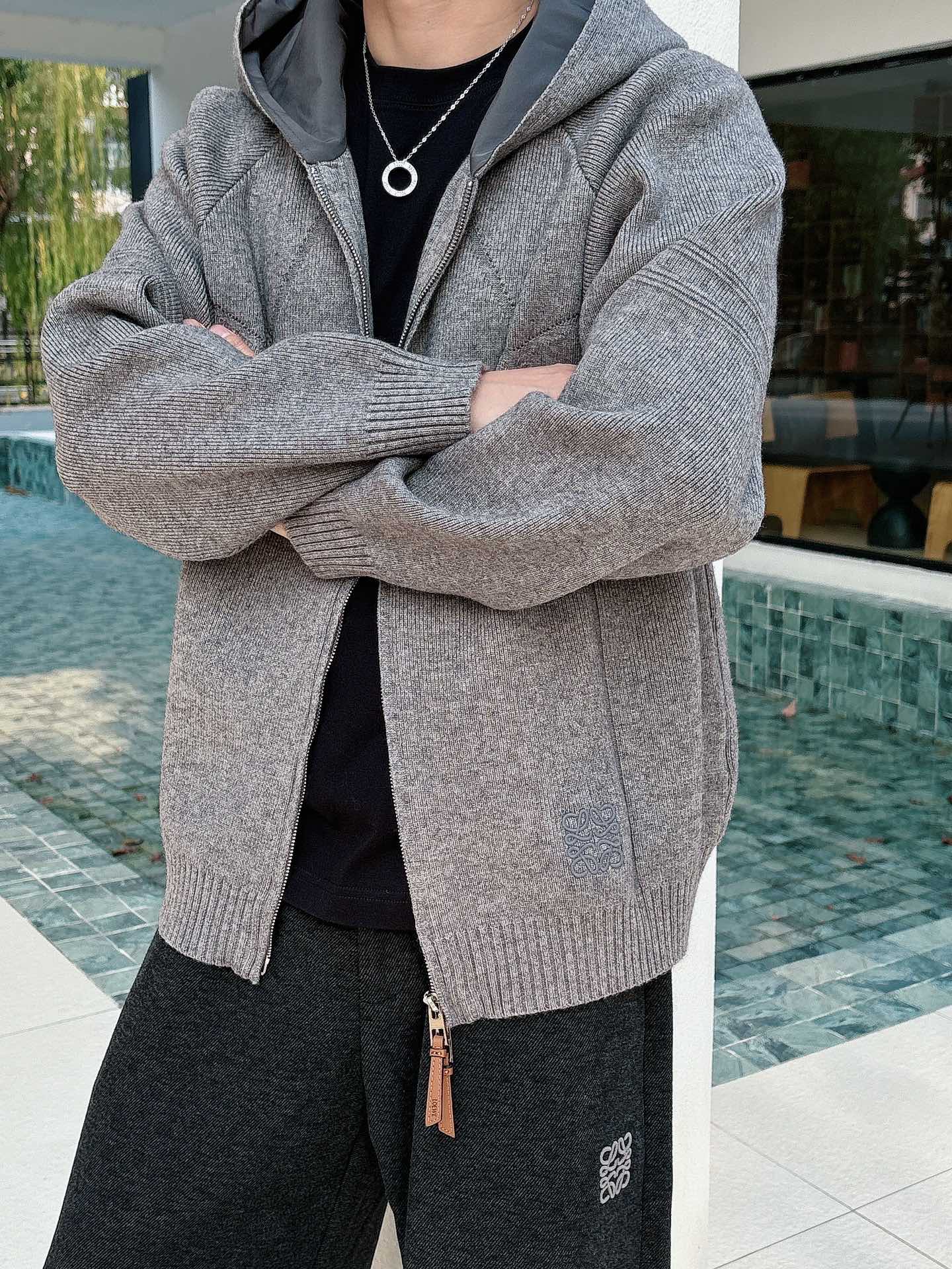 罗意威新款拉链开衫老钱毛衣，上身舒适，不挑身材 男女同款，秋冬毛衣，是今年最好看的情侣装，秋冬必备百搭不