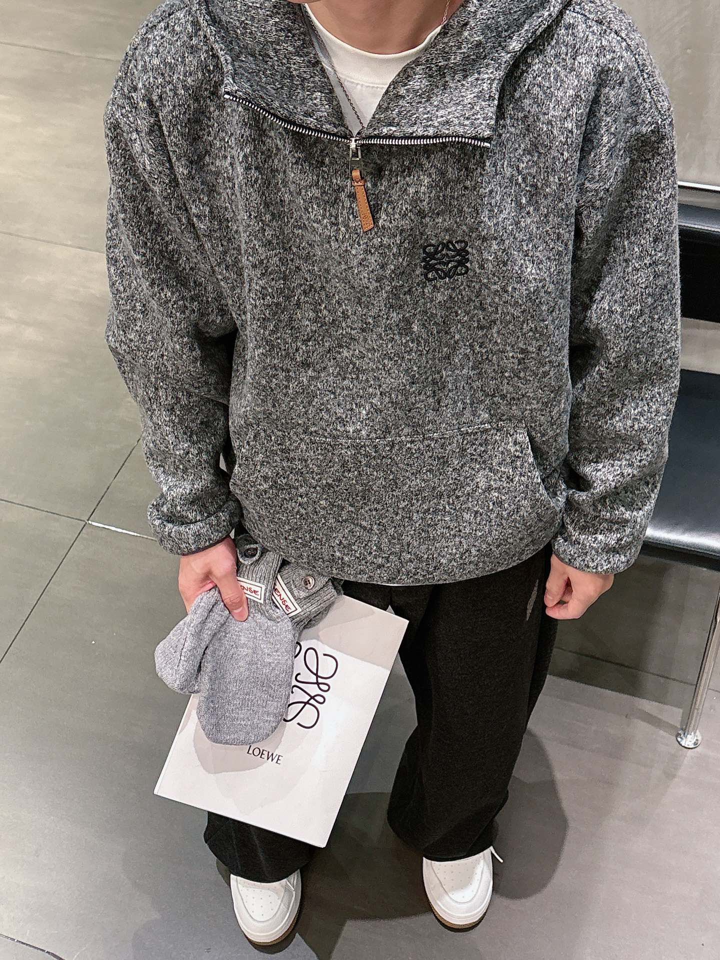 罗意威新款拉链帽款羊毛卫衣，上身舒适，不挑身材 男女同款，秋冬毛衣，是今年最好看的情侣装，秋冬必备百搭不