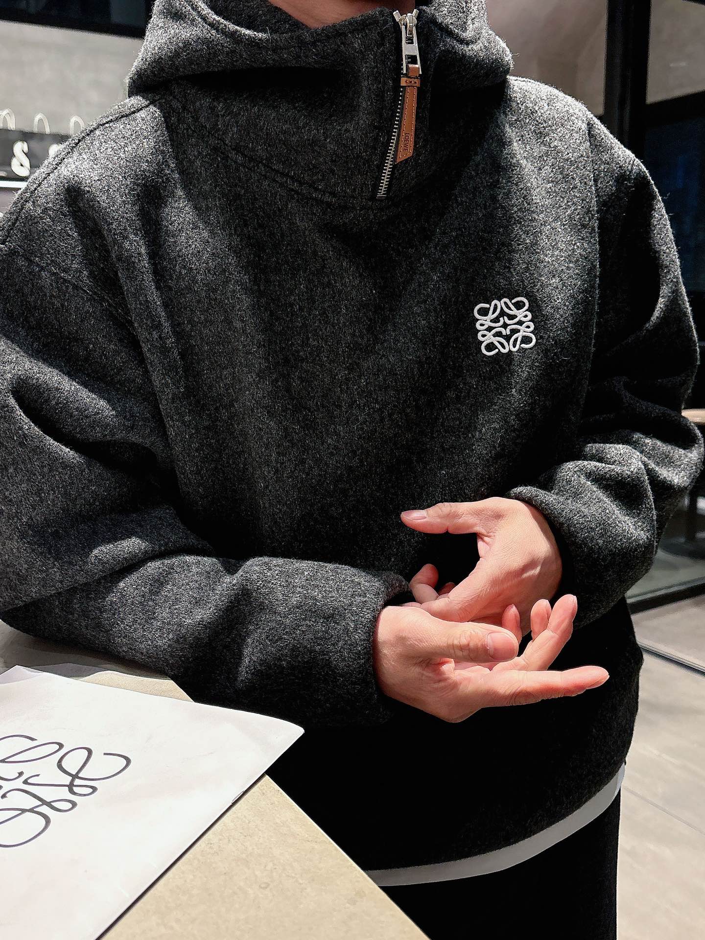 罗意威新款拉链帽款羊毛卫衣，上身舒适，不挑身材 男女同款，秋冬毛衣，是今年最好看的情侣装，秋冬必备百搭不
