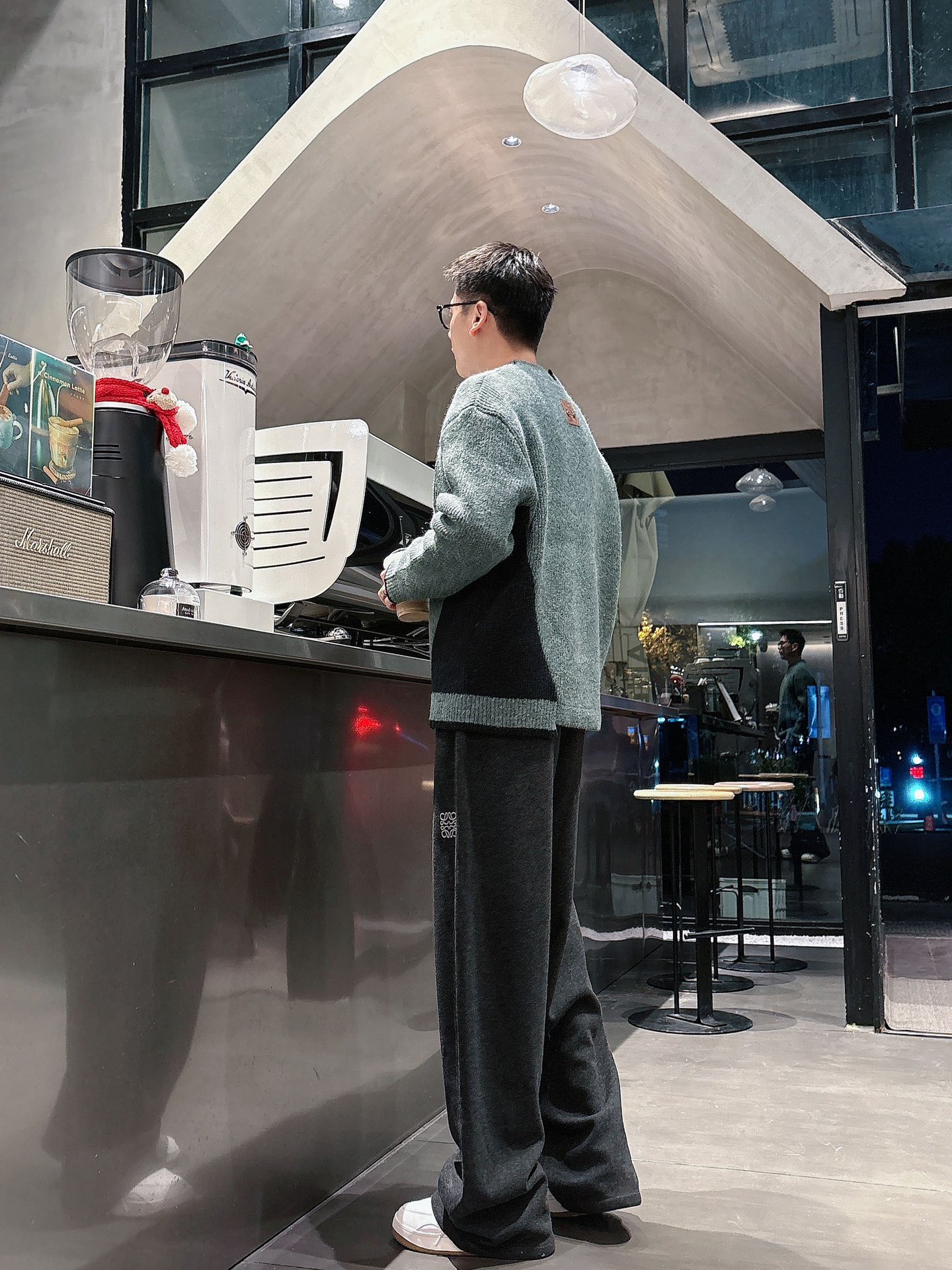 罗意威新款毛衣，上身舒适，不挑身材 男女同款，秋冬毛衣，是今年最好看的情侣装，秋冬必备百搭不出错，洋气又