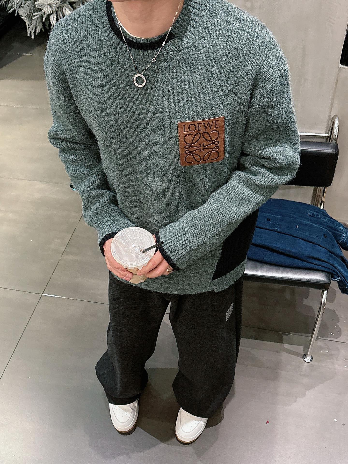 罗意威新款毛衣，上身舒适，不挑身材 男女同款，秋冬毛衣，是今年最好看的情侣装，秋冬必备百搭不出错，洋气又