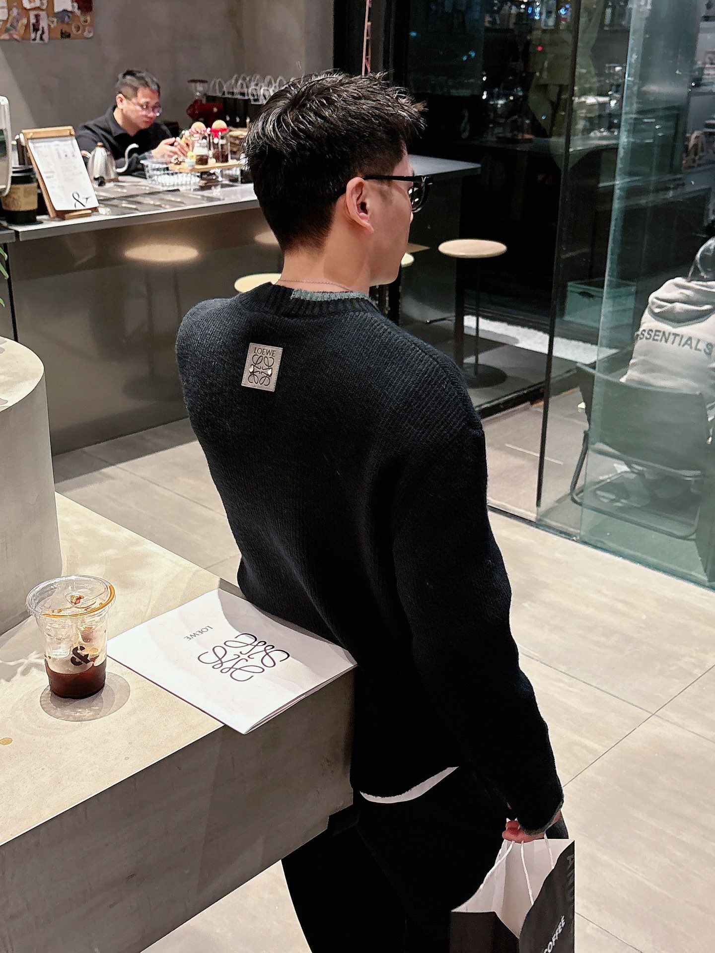 罗意威新款毛衣，上身舒适，不挑身材 男女同款，秋冬毛衣，是今年最好看的情侣装，秋冬必备百搭不出错，洋气又