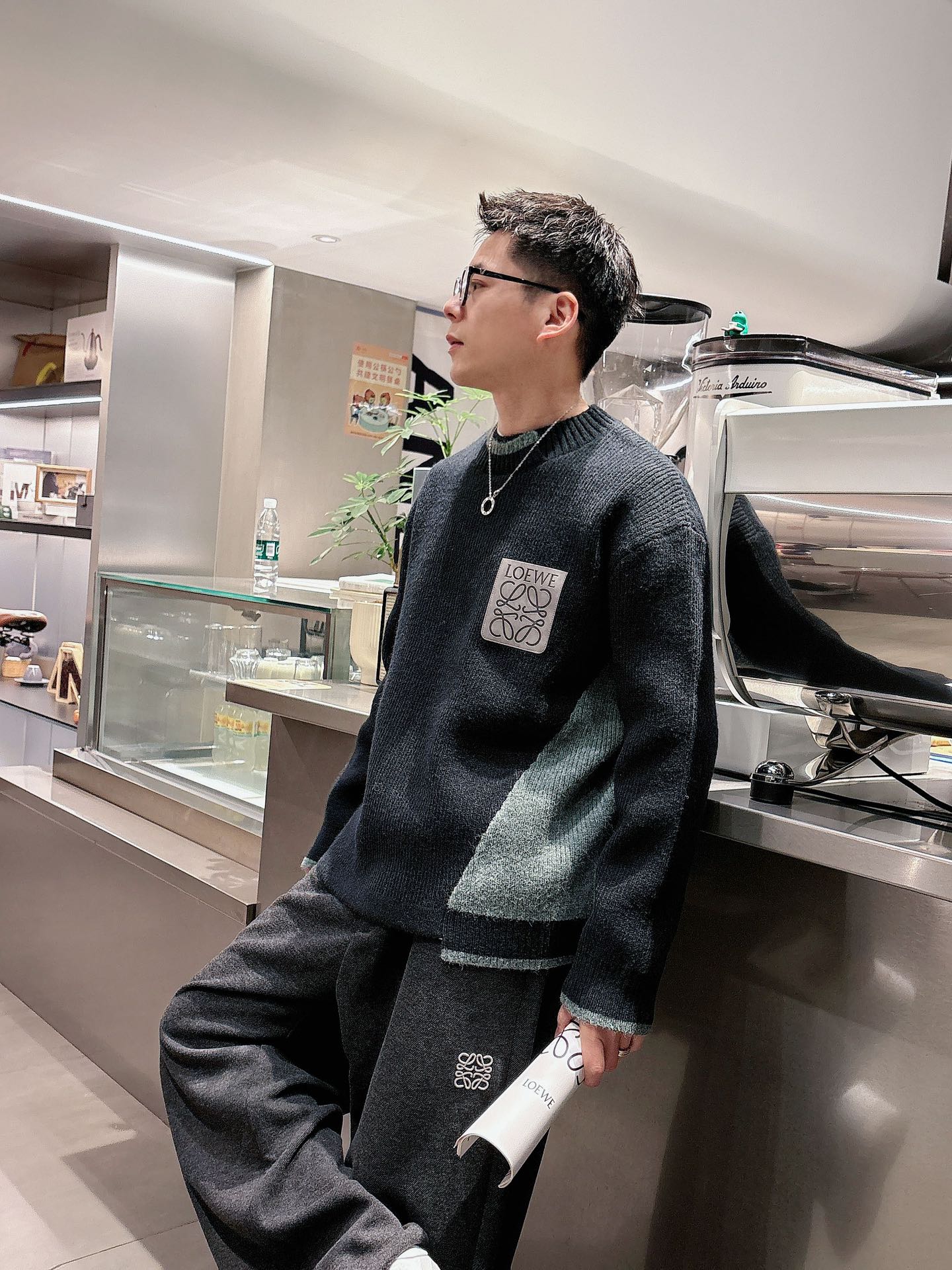 罗意威新款毛衣，上身舒适，不挑身材 男女同款，秋冬毛衣，是今年最好看的情侣装，秋冬必备百搭不出错，洋气又