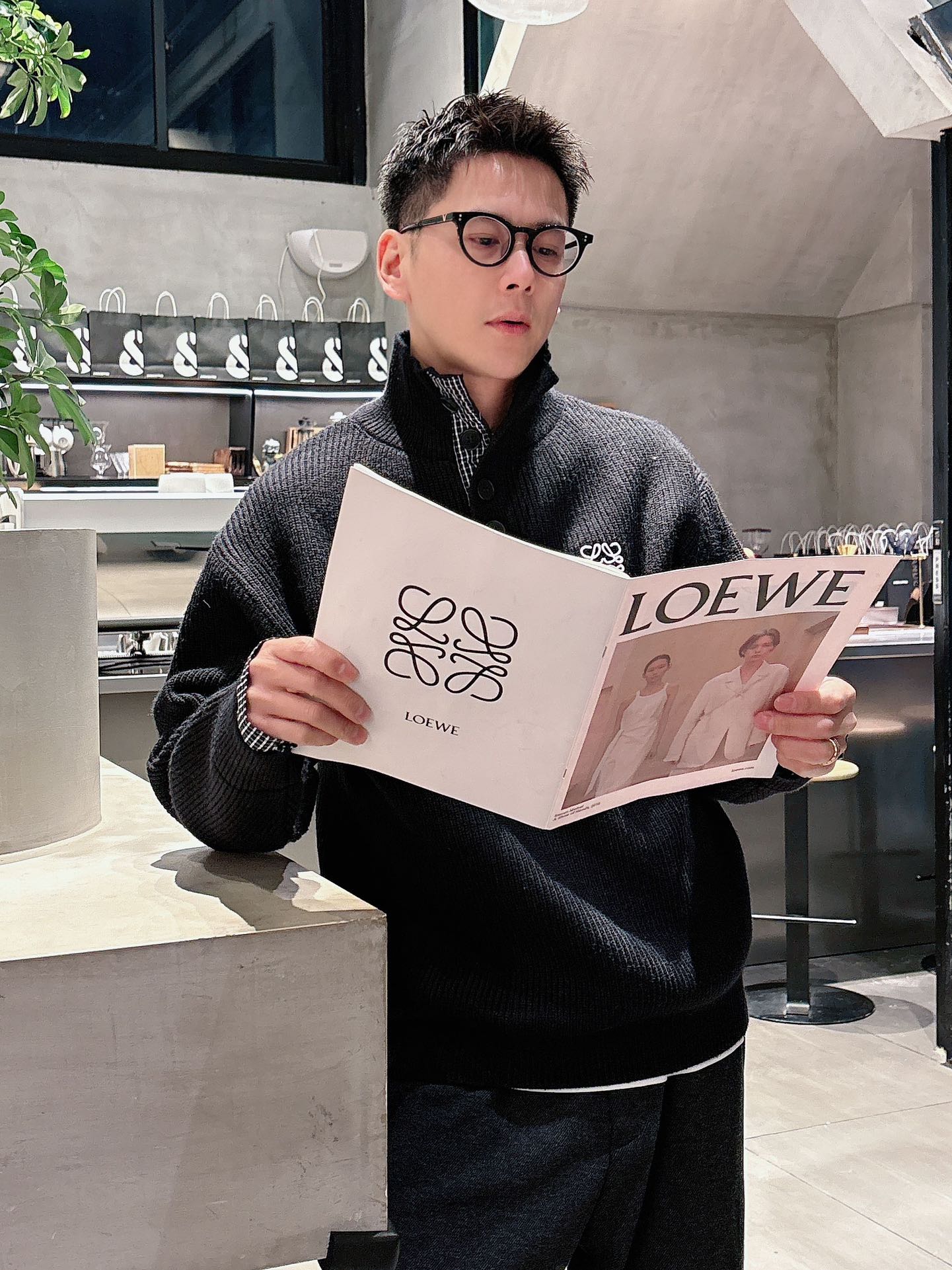 罗意威新款新年红毛衣，上身舒适，不挑身材 男女同款，秋冬毛衣，是今年最好看的情侣装，秋冬必备百搭不出错，