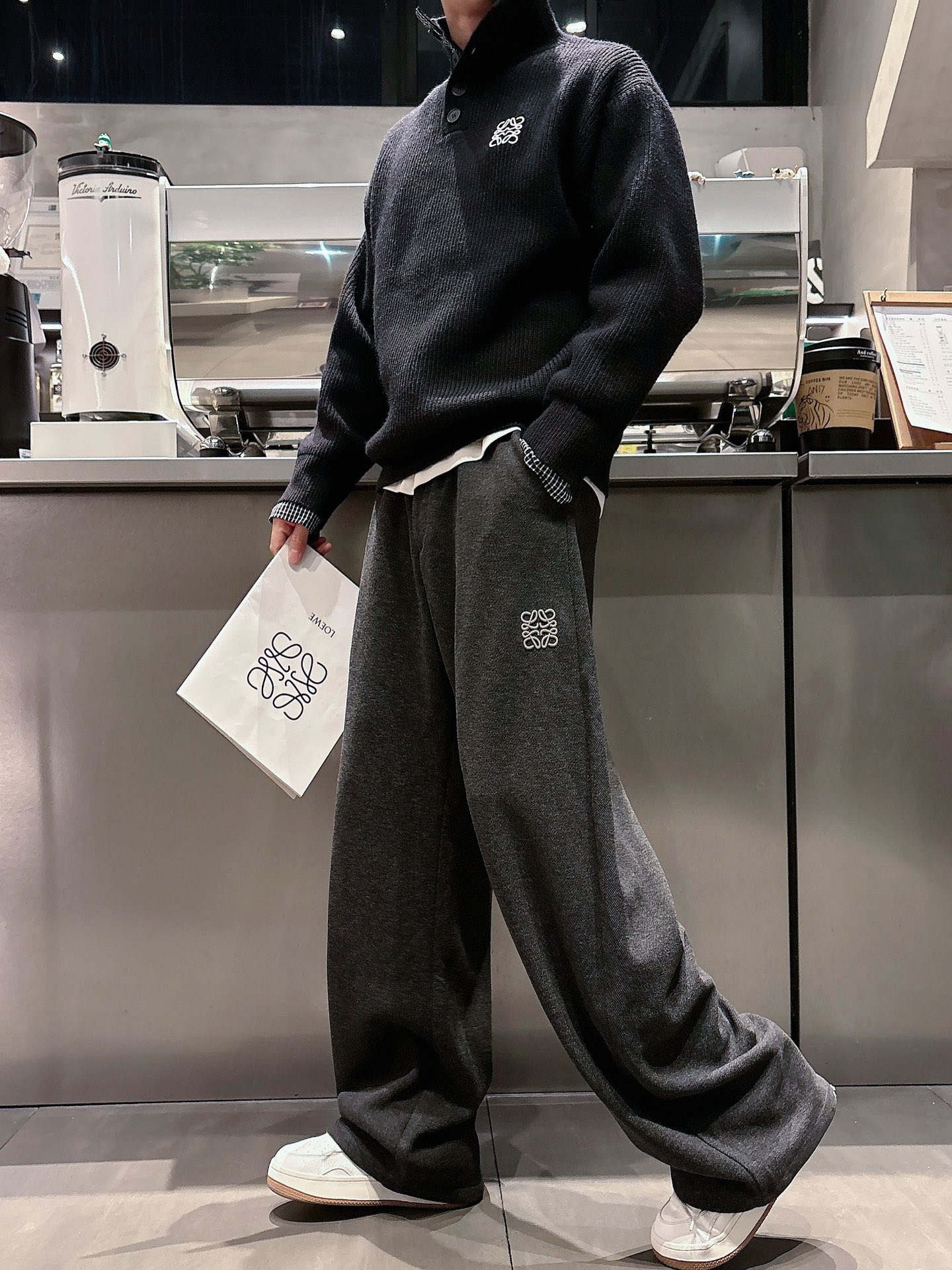 罗意威新款新年红毛衣，上身舒适，不挑身材 男女同款，秋冬毛衣，是今年最好看的情侣装，秋冬必备百搭不出错，