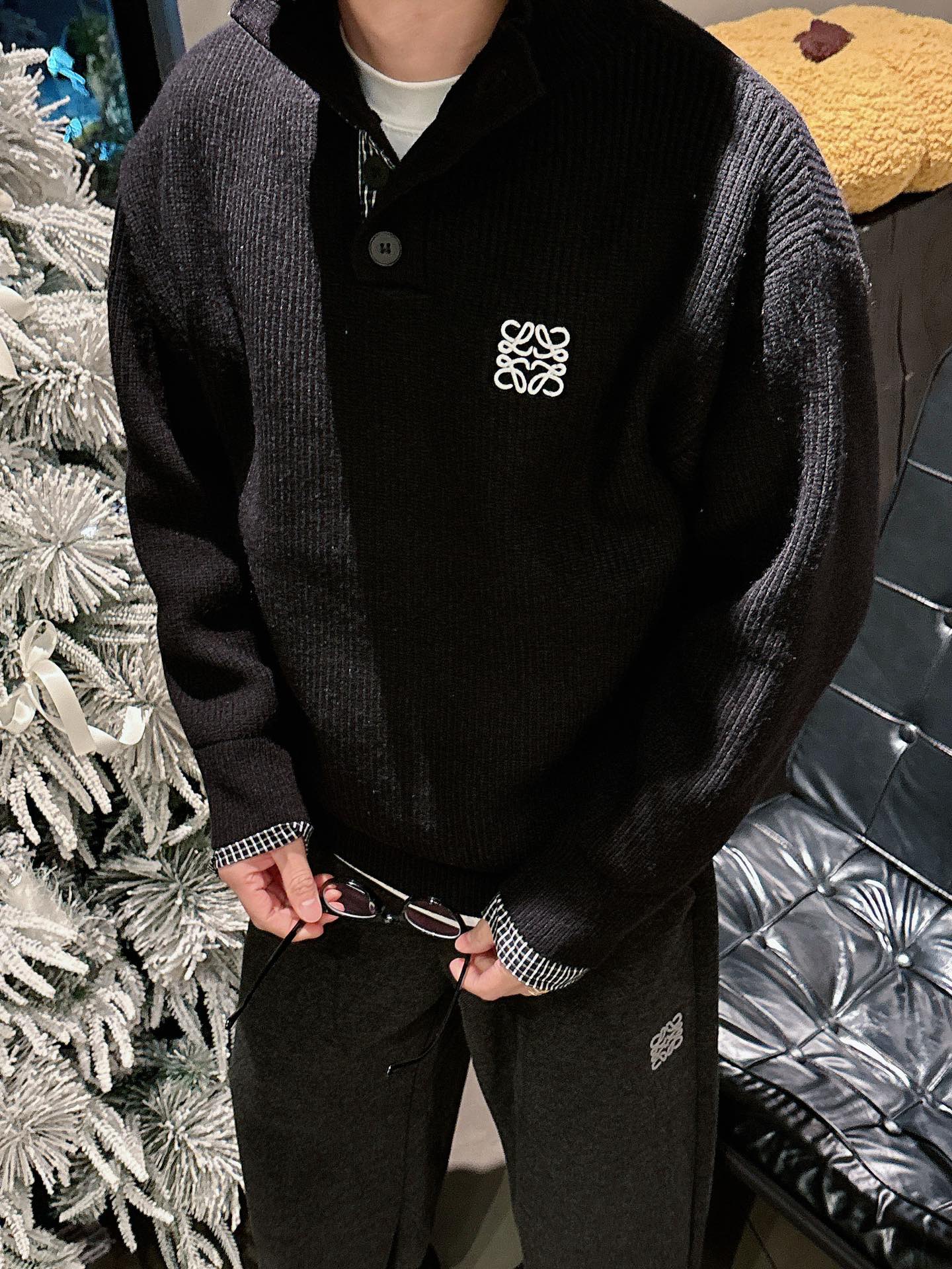 罗意威新款新年红毛衣，上身舒适，不挑身材 男女同款，秋冬毛衣，是今年最好看的情侣装，秋冬必备百搭不出错，