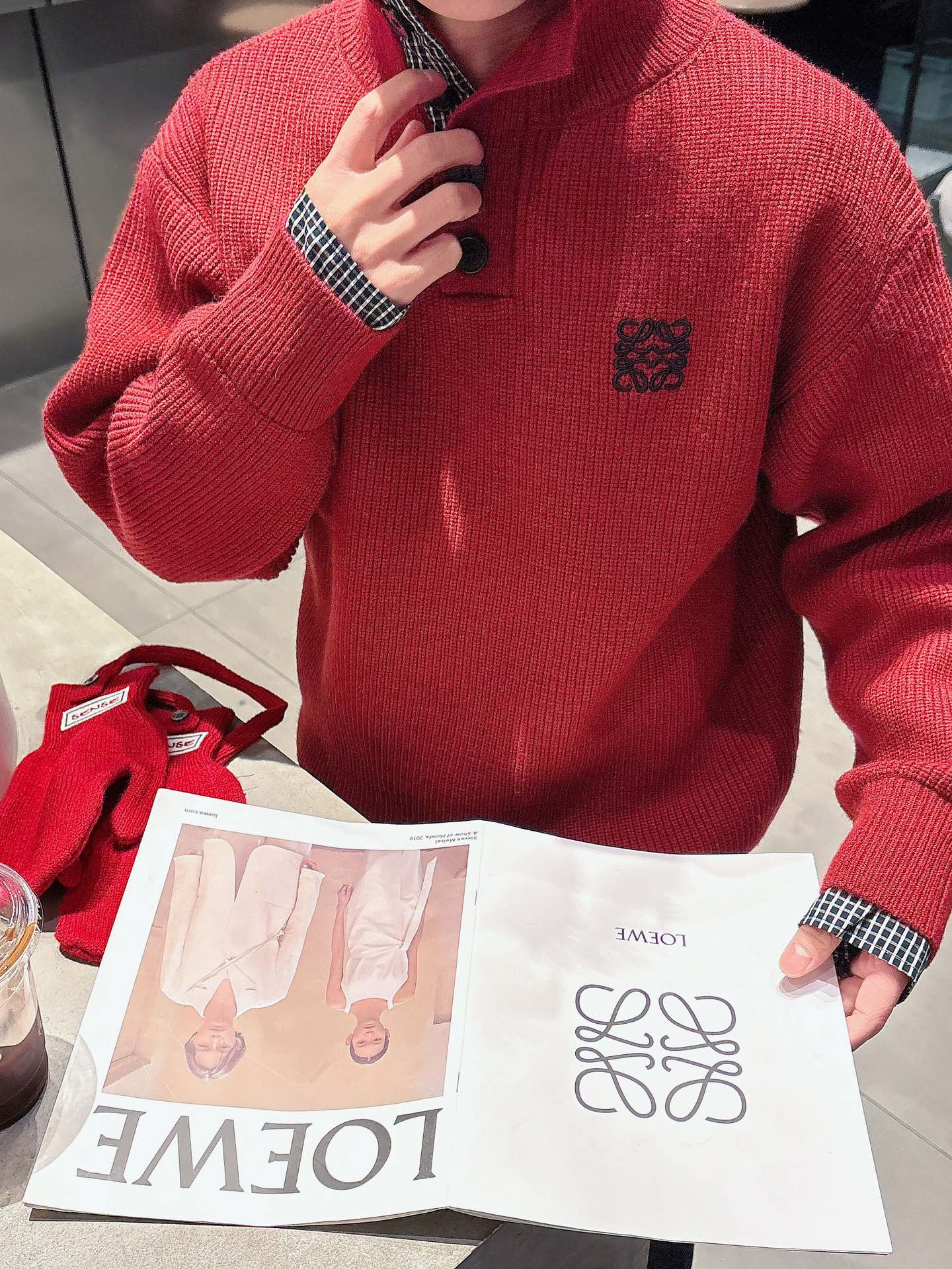 罗意威新款新年红假两件毛衣，上身舒适，不挑身材 男女同款，秋冬毛衣，是今年最好看的情侣装，秋冬必备百搭不