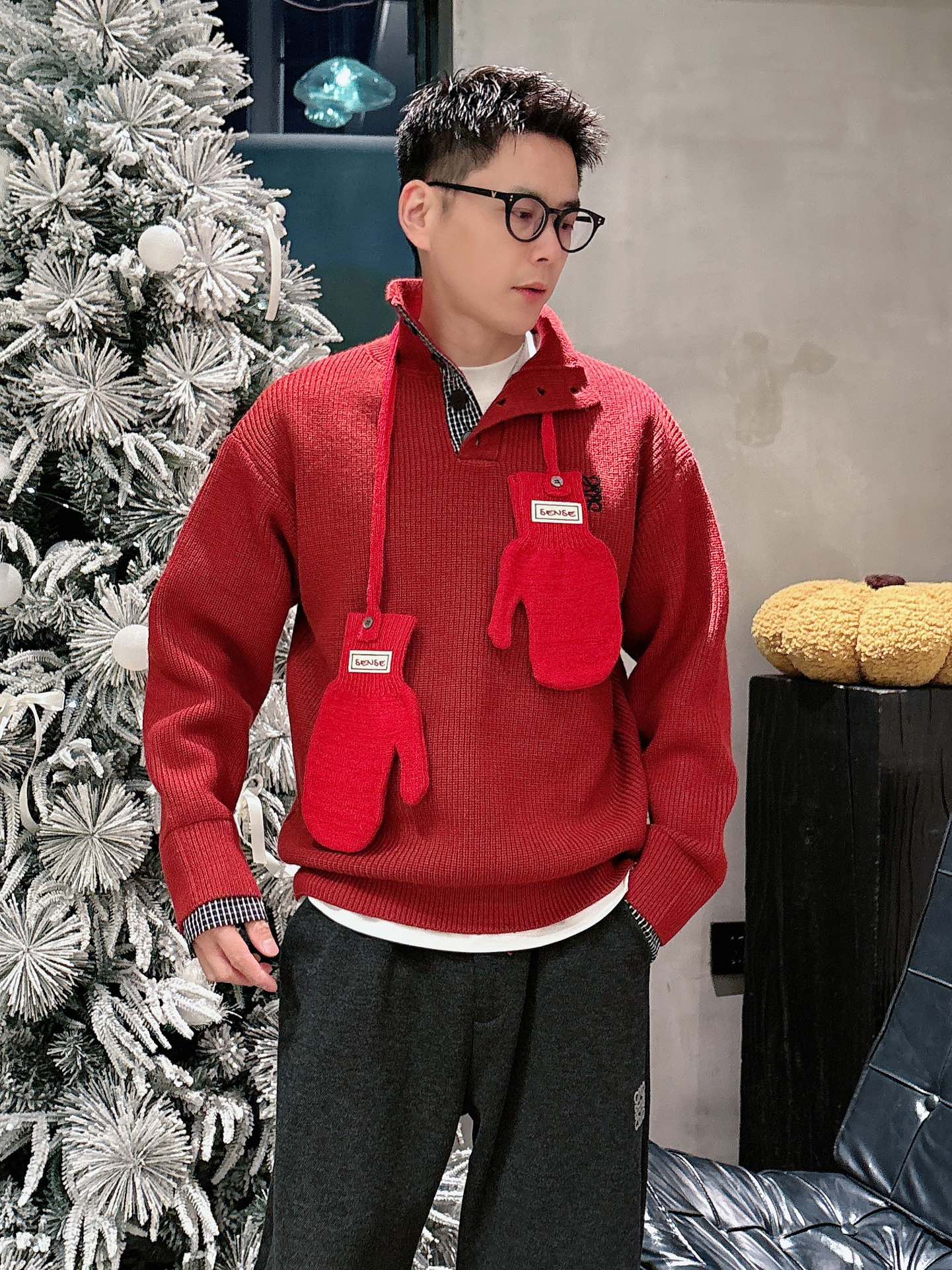 罗意威新款新年红假两件毛衣，上身舒适，不挑身材 男女同款，秋冬毛衣，是今年最好看的情侣装，秋冬必备百搭不