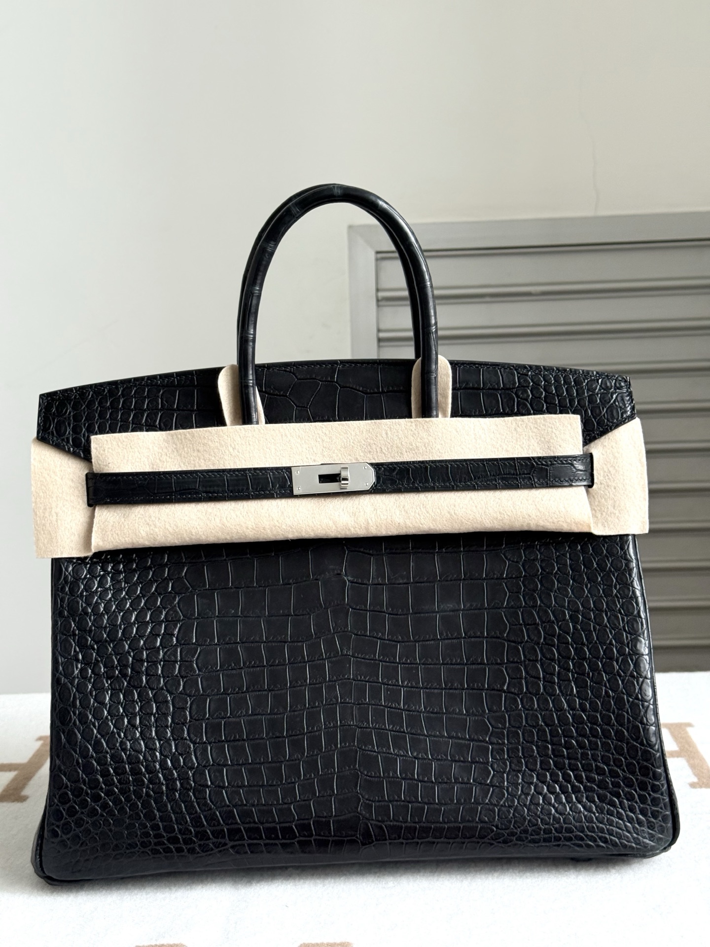 HERMES Birkin35 импортная матовая американская крокодиловая кожа, ручная прошивка восковой нитью, изготовлена из трёх кож, ручная ковка медных гвоздей однострочных, подкладка из овечьей кожи, редкая кожа, индивидуальный дизайн