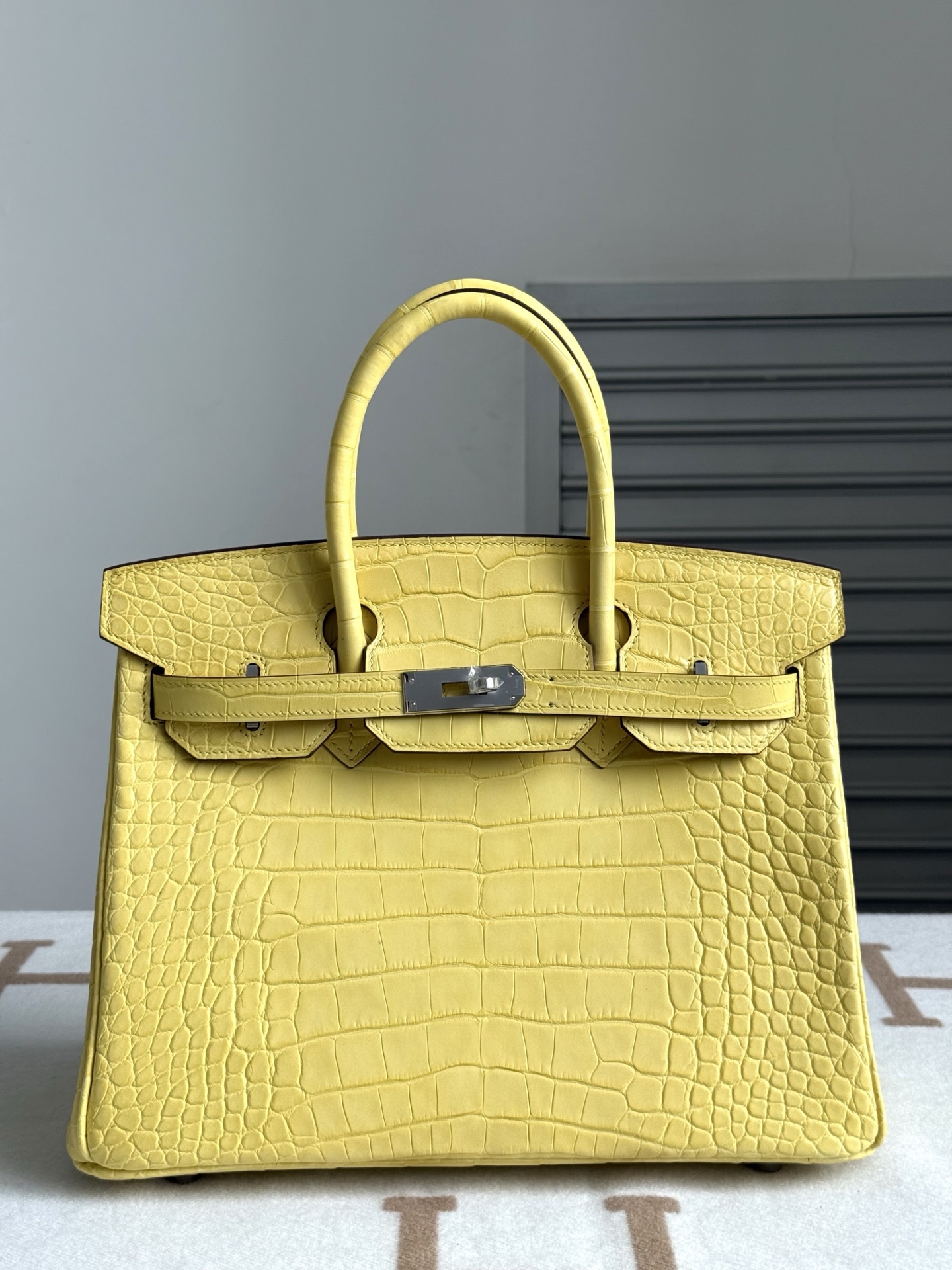 Hermès high-end players' rare leather, imported matte square American crocodile leather birkin30, lemon yellow, hand-stitched with beeswax thread