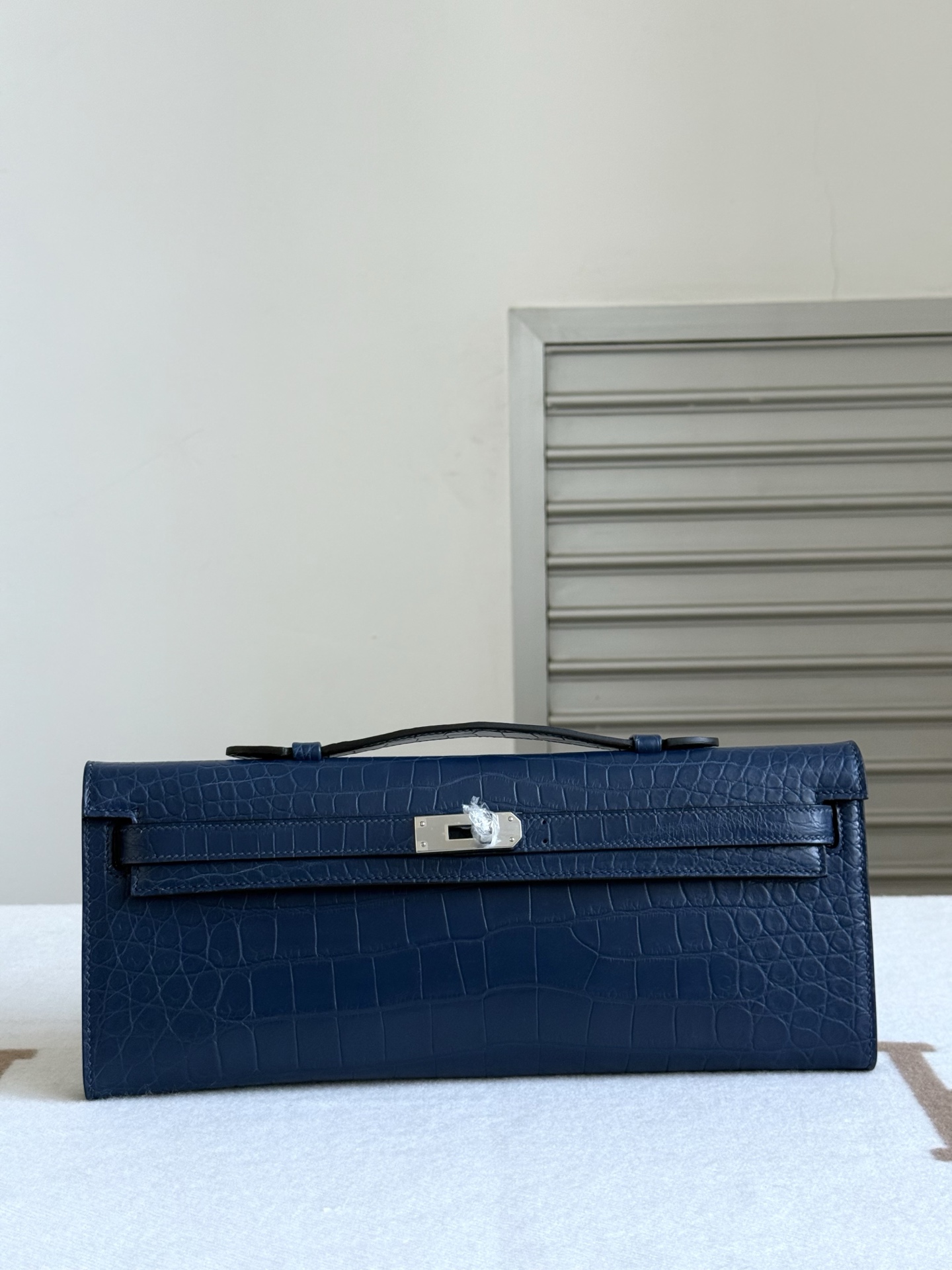NO:763894,Newly available H Kelly handbag 31CM, imported Nile matte crocodile skin, imported sheepskin lining, all-steel hardware, hand-made nails, top-quality hand-stitched wax thread, Hermes, hermes, sheepskin, crocodile skin, Hermes,19860909新出现货H家凯利手包31CM 进口尼罗雾面鳄鱼皮 内里配进口羊皮 全钢五金 手打钉 顶级手缝蜡线,爱马仕,hermes,sheepskin,crocodile skin,Hermes,,Bag